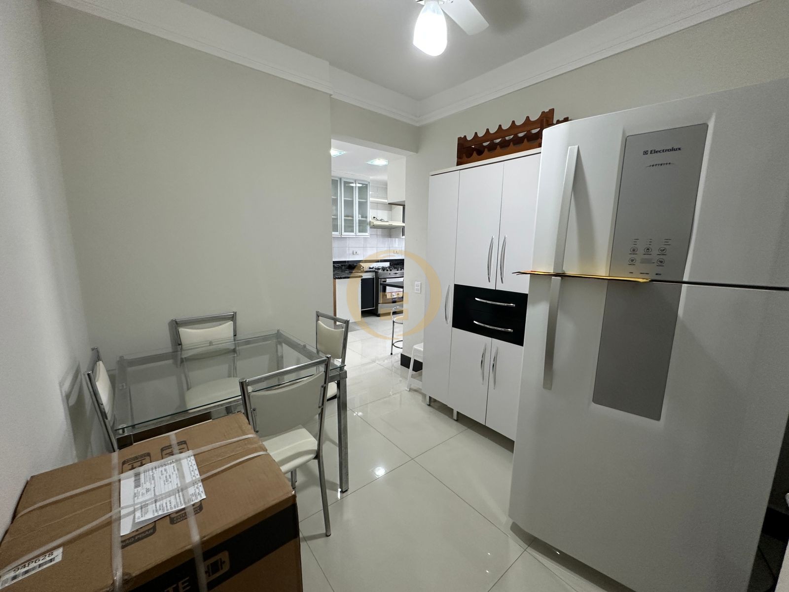Apartamento na Praia das Pitangueiras, Guarujá - SP