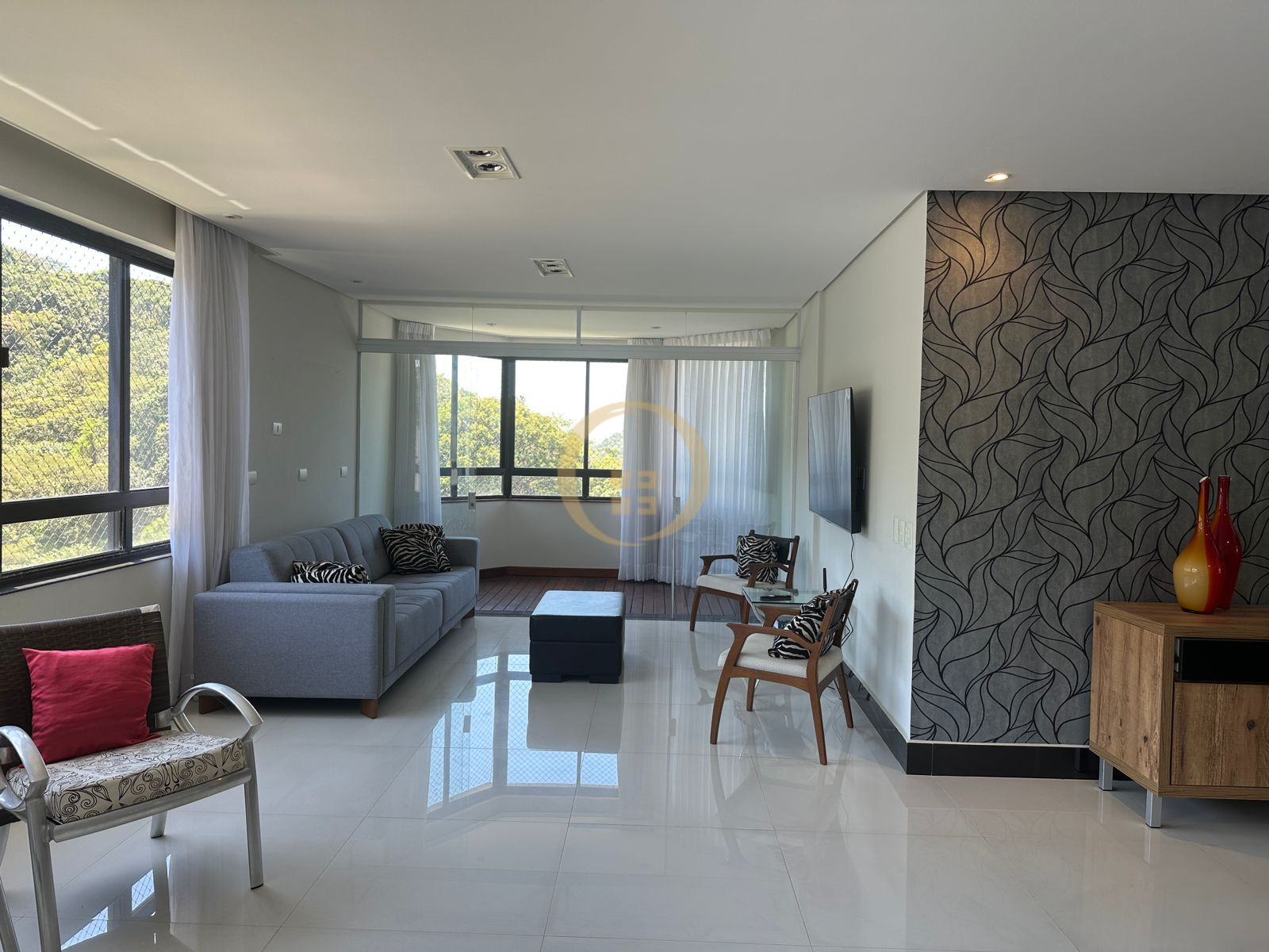 Apartamento na Praia das Pitangueiras, Guarujá - SP