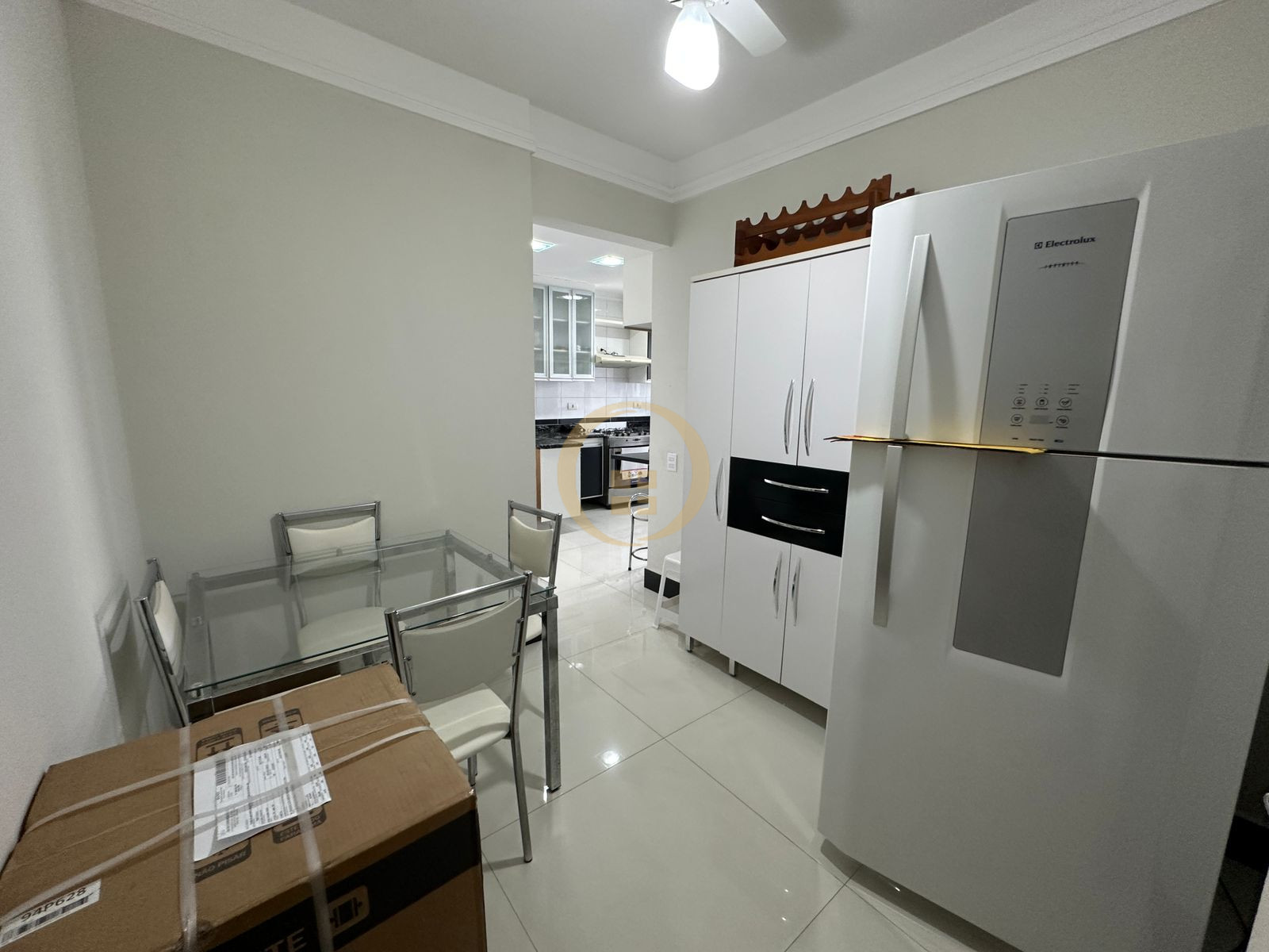 Apartamento na Praia das Pitangueiras, Guarujá - SP