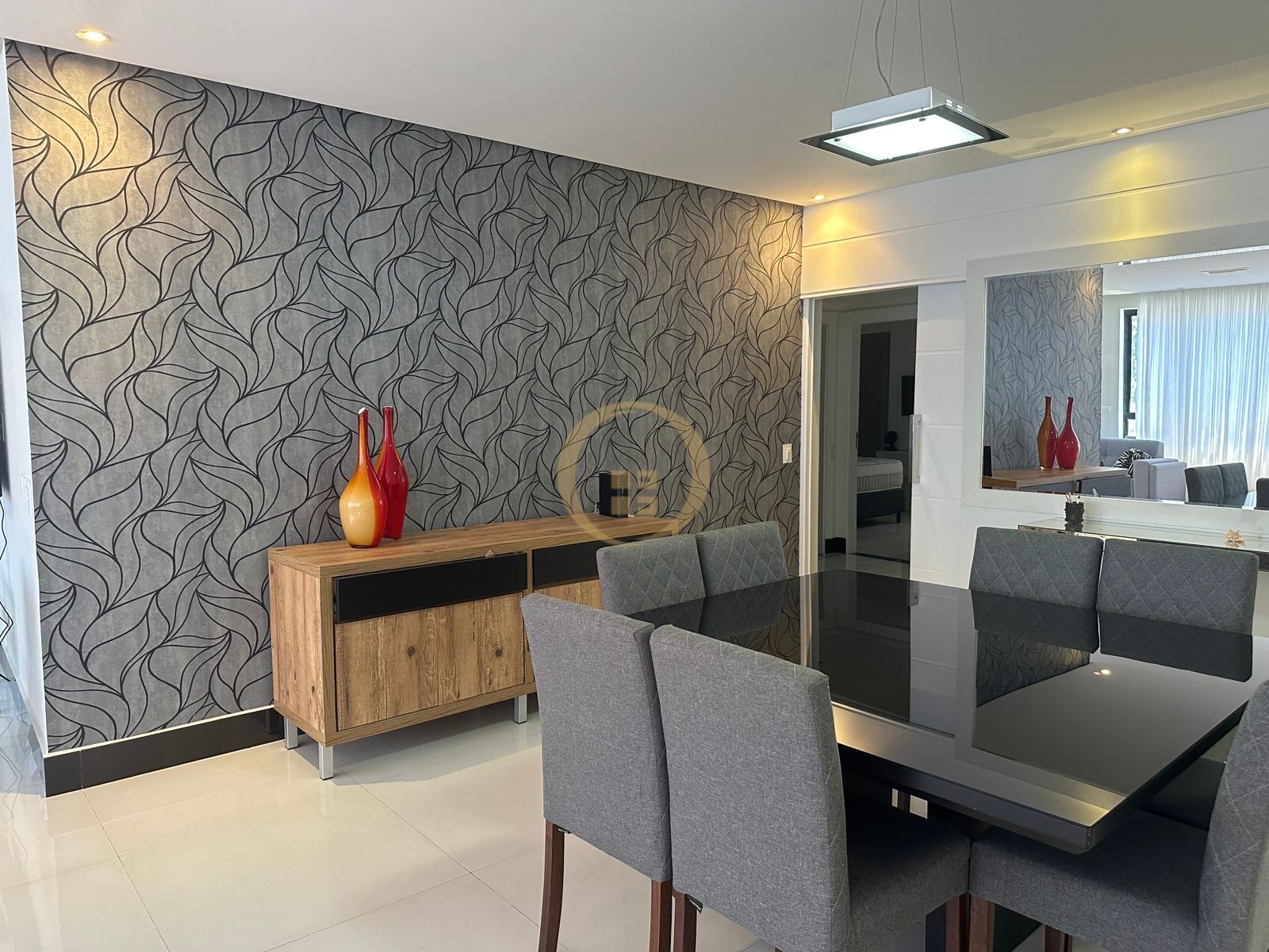 Apartamento na Praia das Pitangueiras, Guarujá - SP