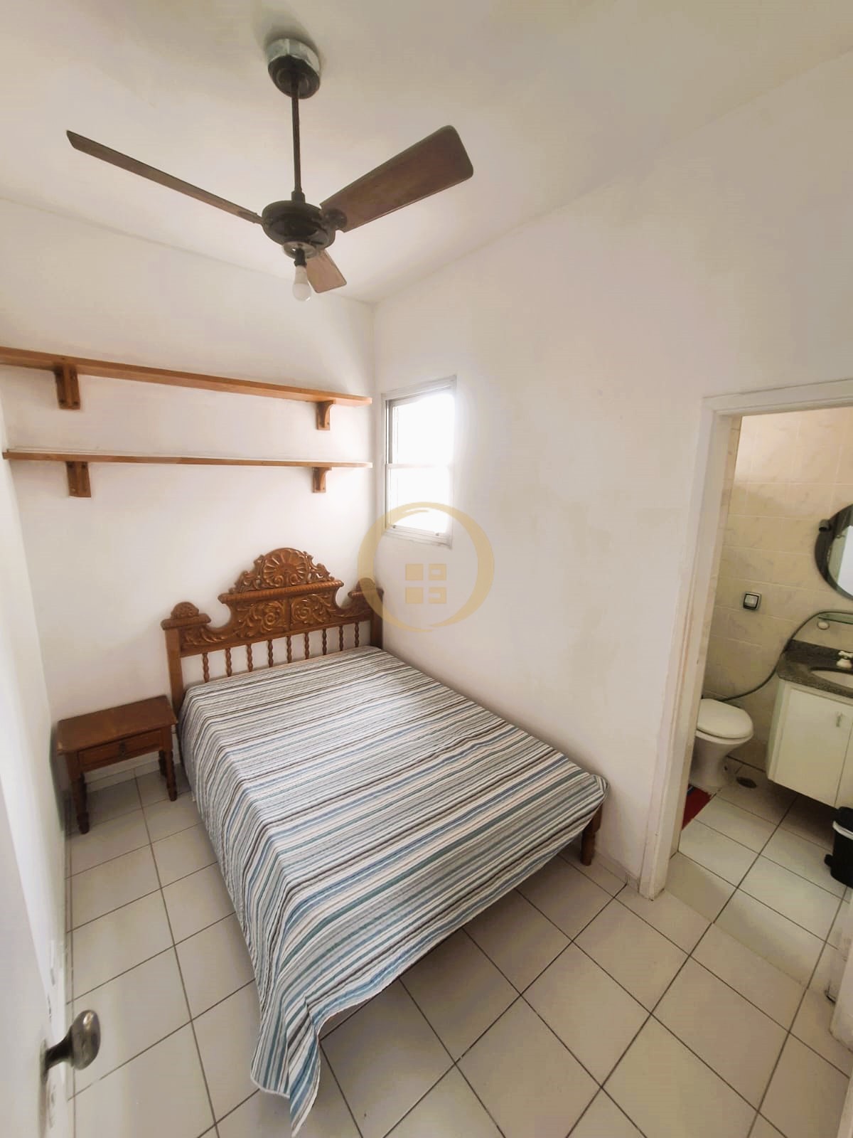 Apartamento na Praia das Pitangueiras, Guarujá - SP