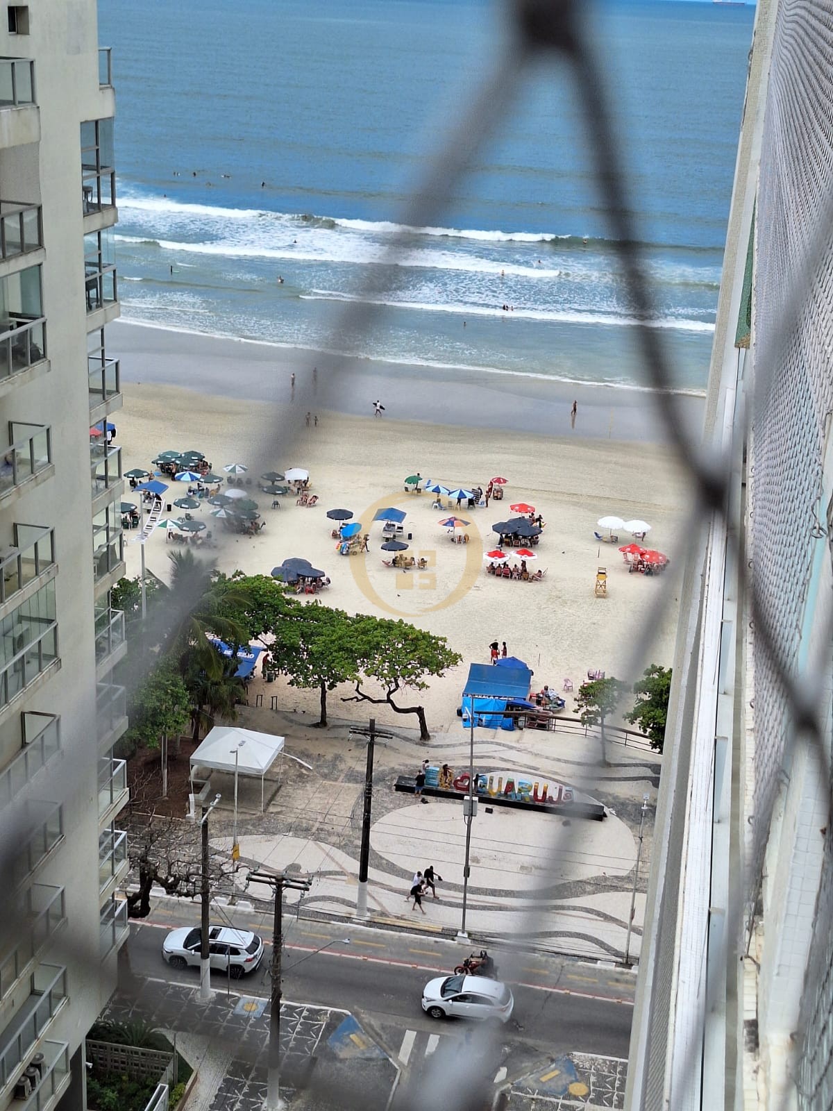 Apartamento na Praia das Pitangueiras, Guarujá - SP