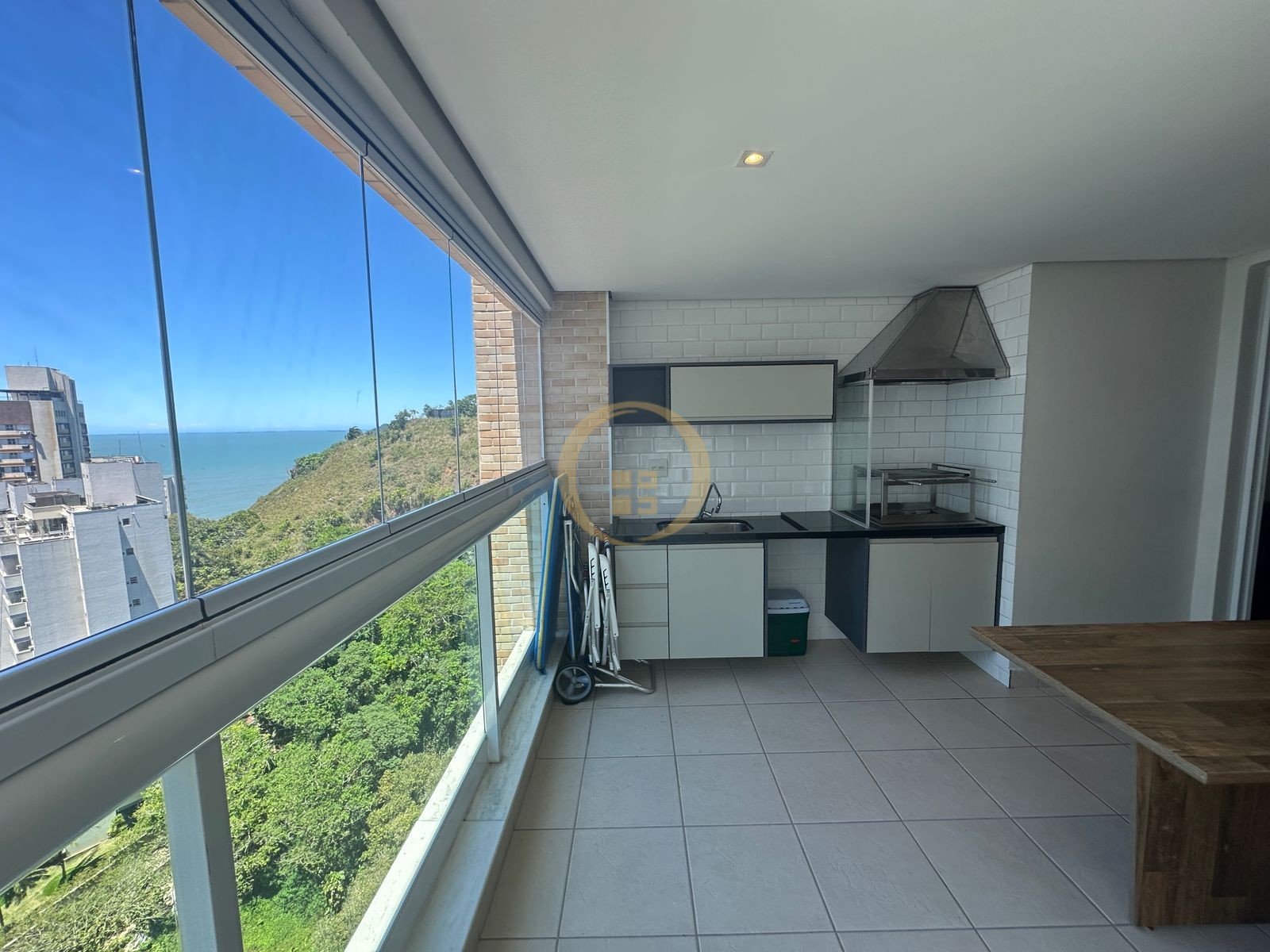 Apartamento na Praia das Astúrias, Guarujá - SP