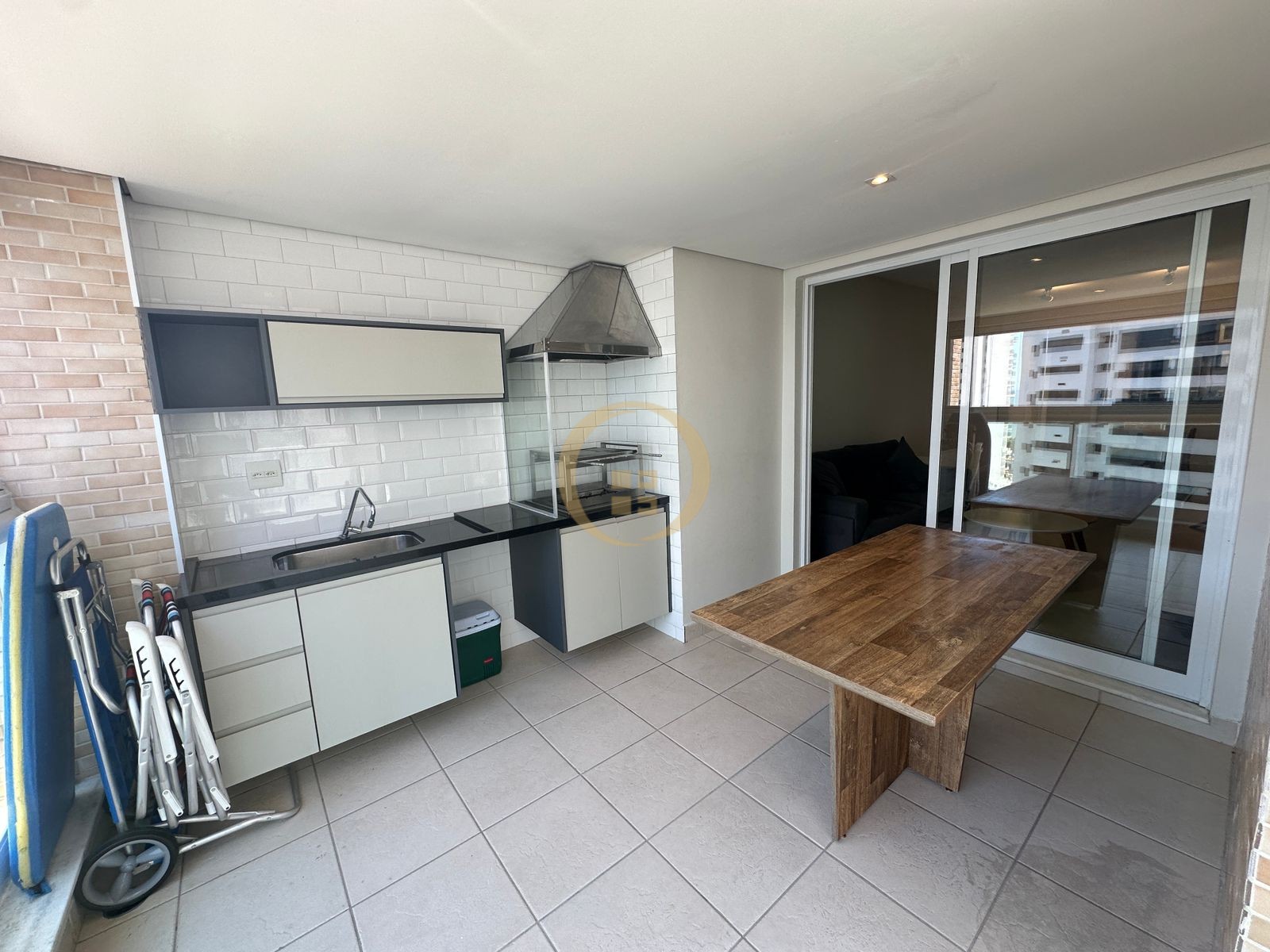 Apartamento na Praia das Astúrias, Guarujá - SP