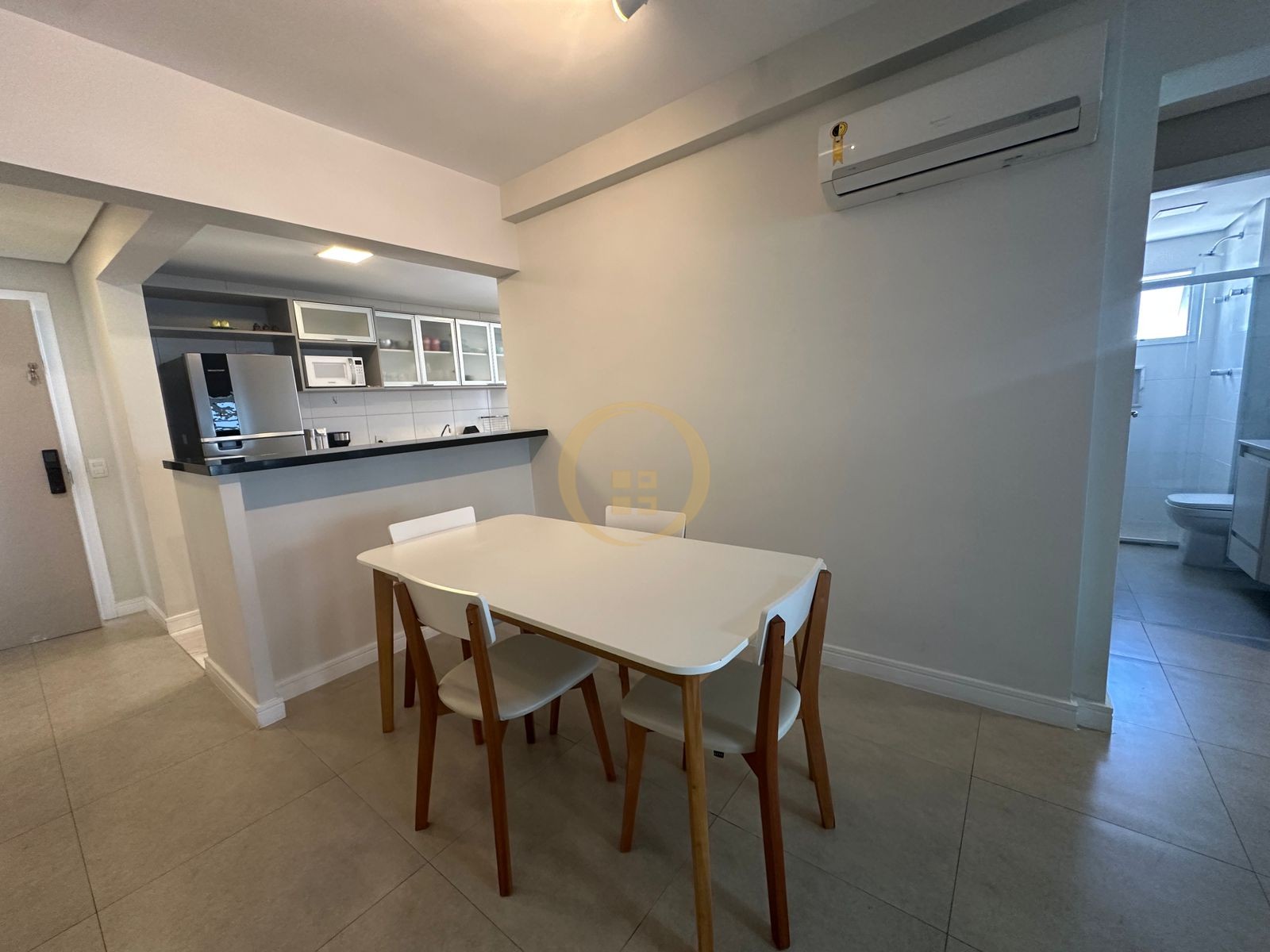 Apartamento na Praia das Astúrias, Guarujá - SP