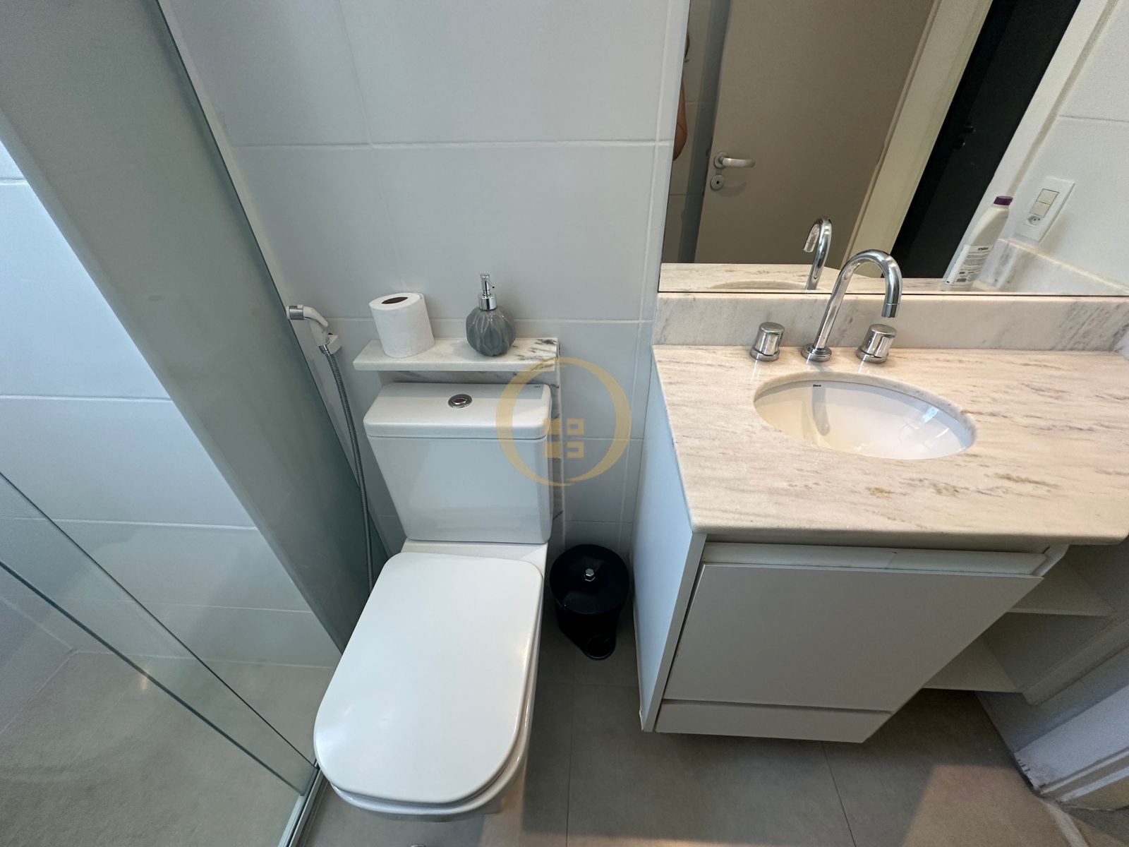Apartamento na Praia das Astúrias, Guarujá - SP