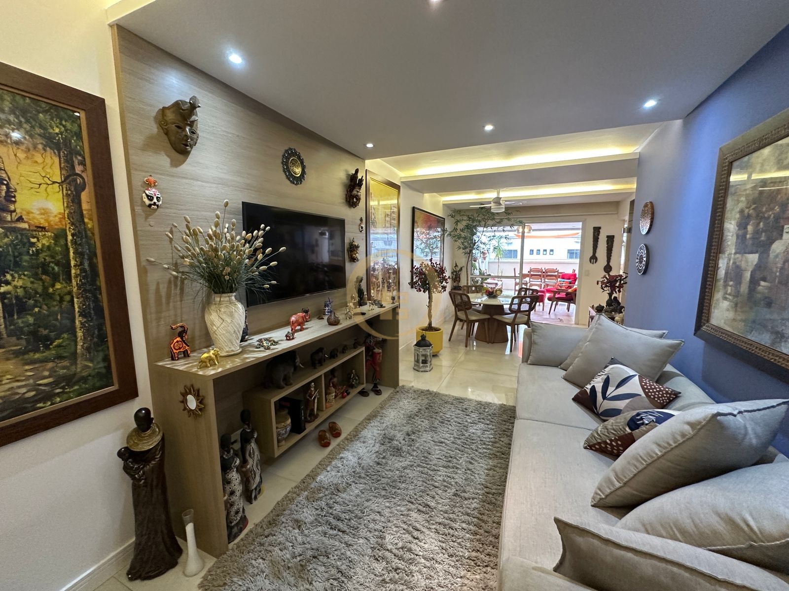 Apartamento na Praia das Pitangueiras, Guarujá - SP