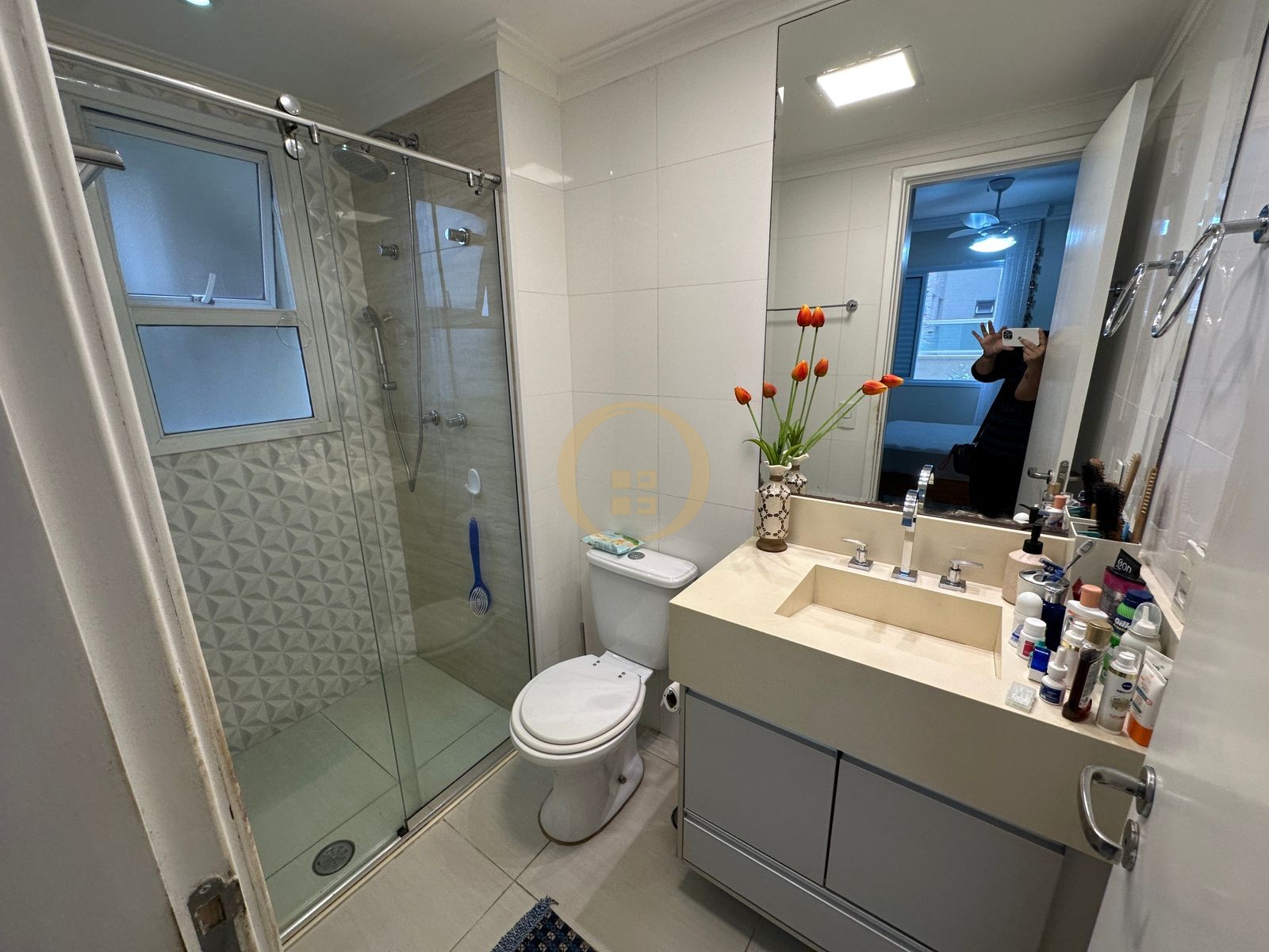 Apartamento na Praia das Pitangueiras, Guarujá - SP
