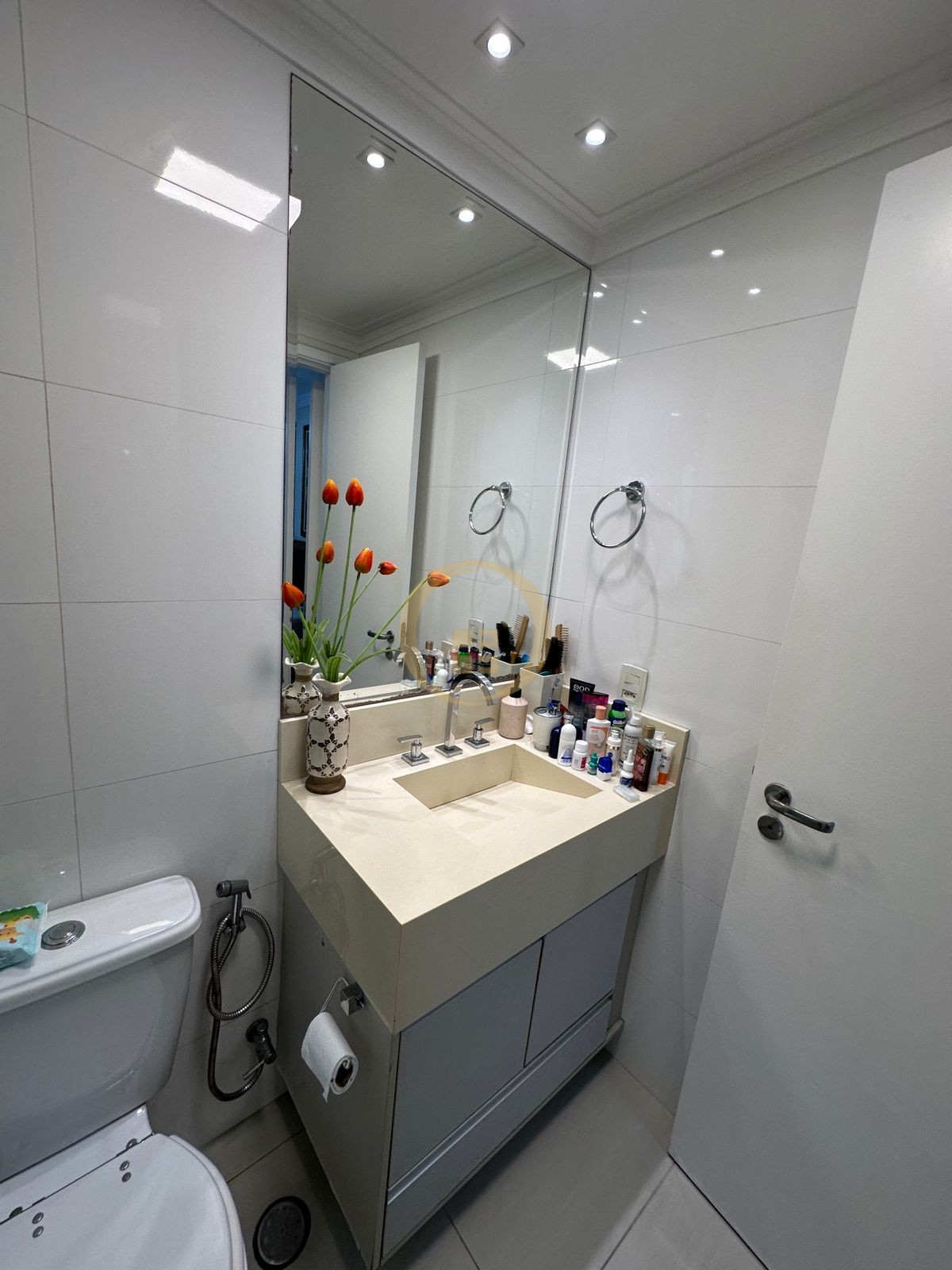 Apartamento na Praia das Pitangueiras, Guarujá - SP