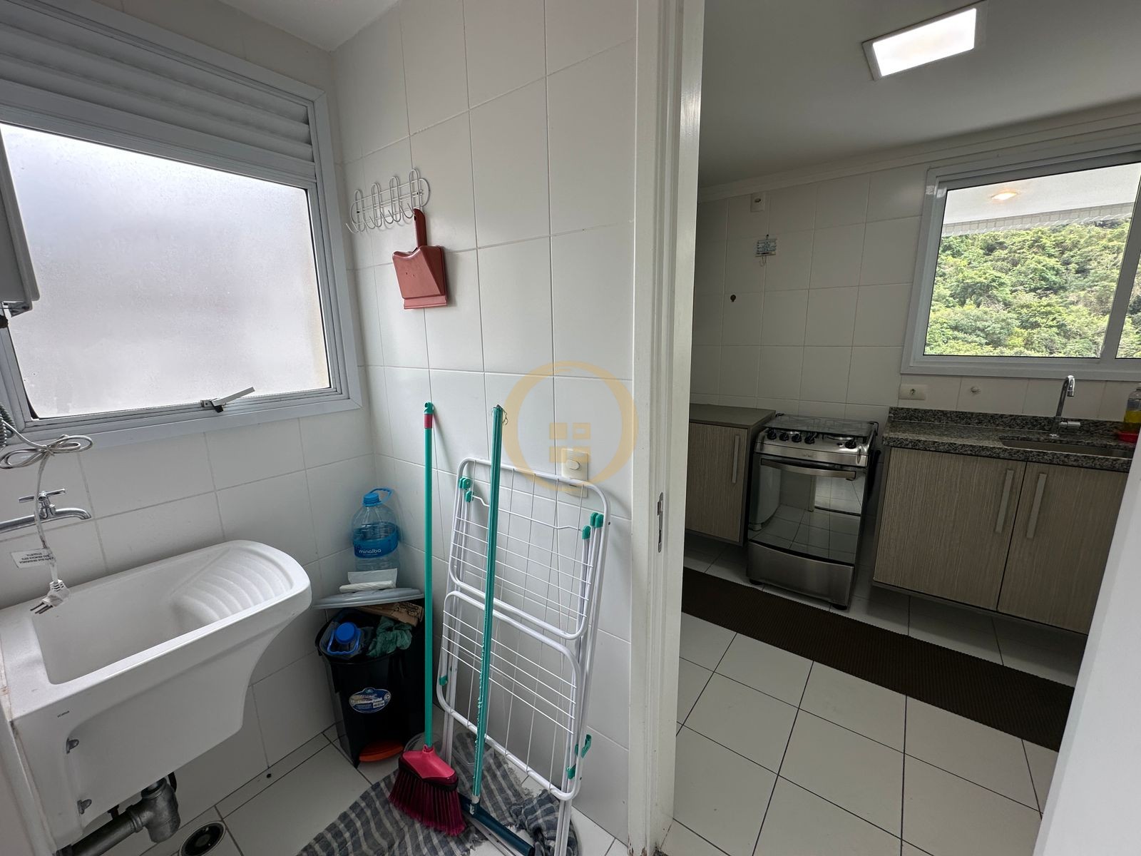 Apartamento na Praia das Pitangueiras, Guarujá - SP