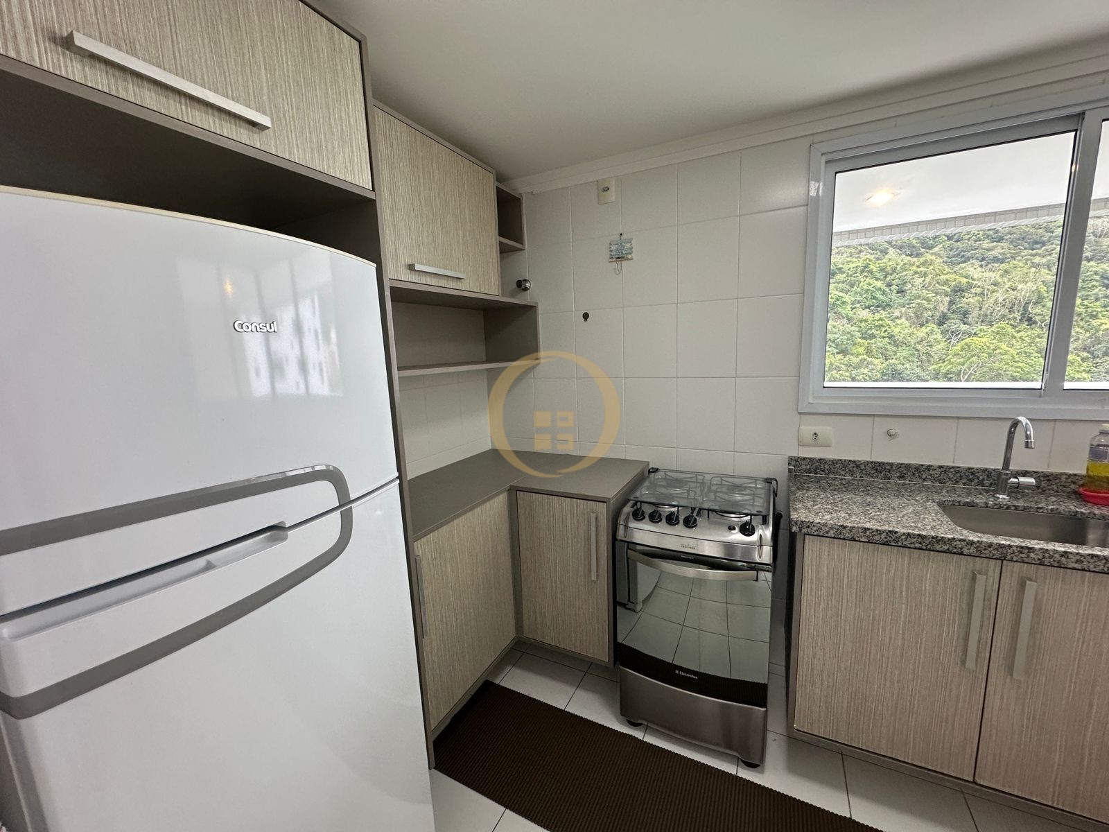 Apartamento na Praia das Pitangueiras, Guarujá - SP