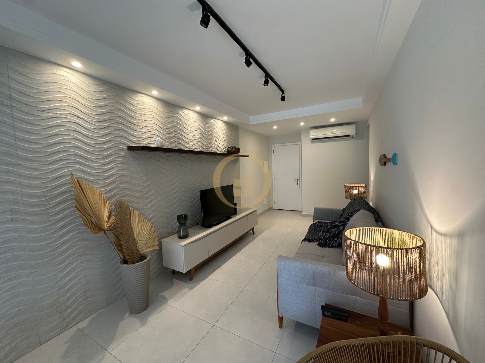 Apartamento na Praia das Pitangueiras, Guarujá - SP