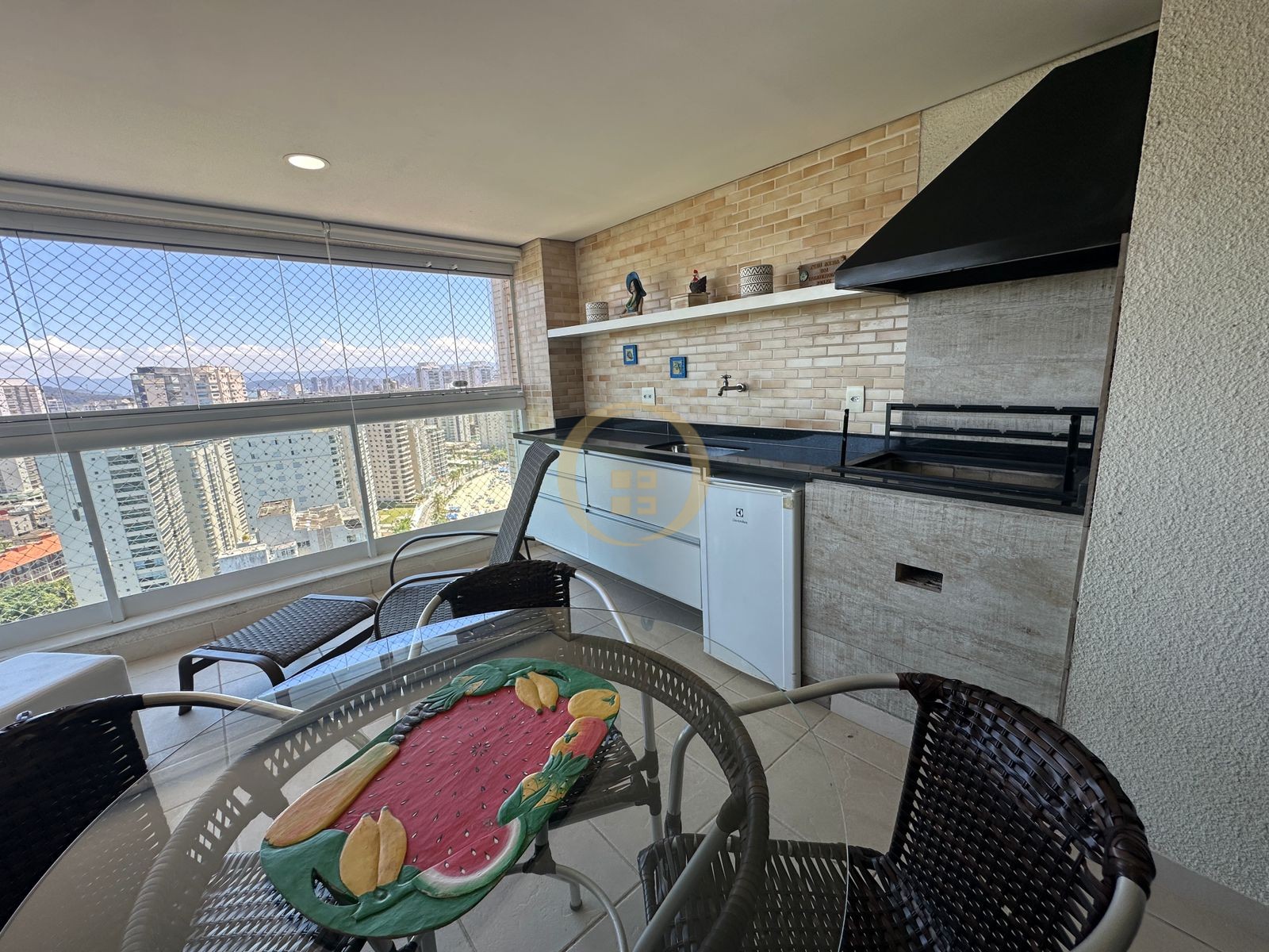 Apartamento na Praia das Astúrias, Guarujá - SP