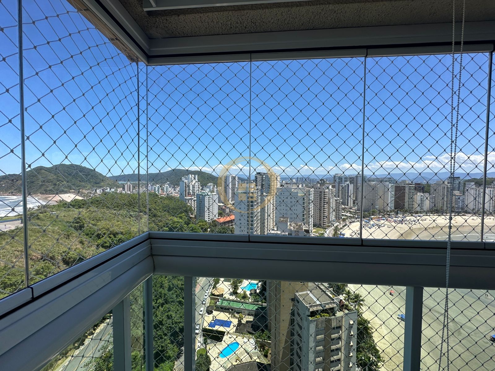 Apartamento na Praia das Astúrias, Guarujá - SP