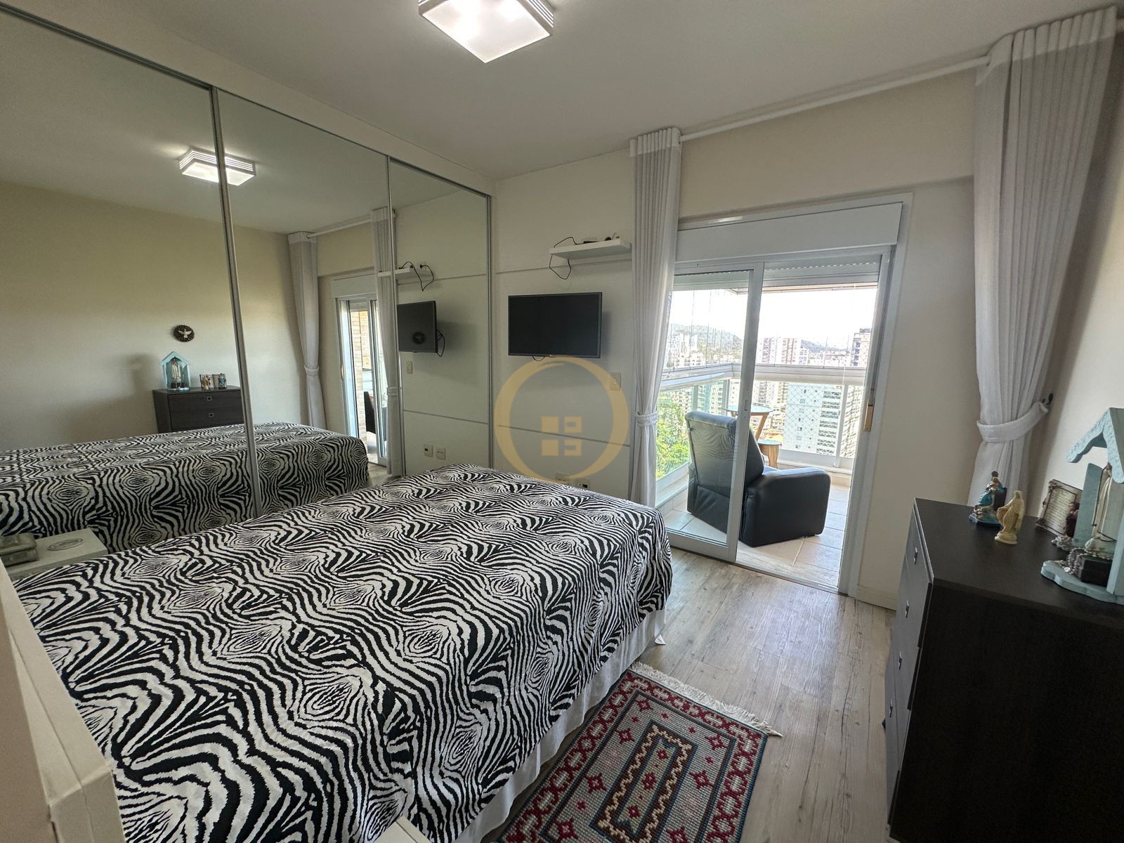 Apartamento na Praia das Astúrias, Guarujá - SP