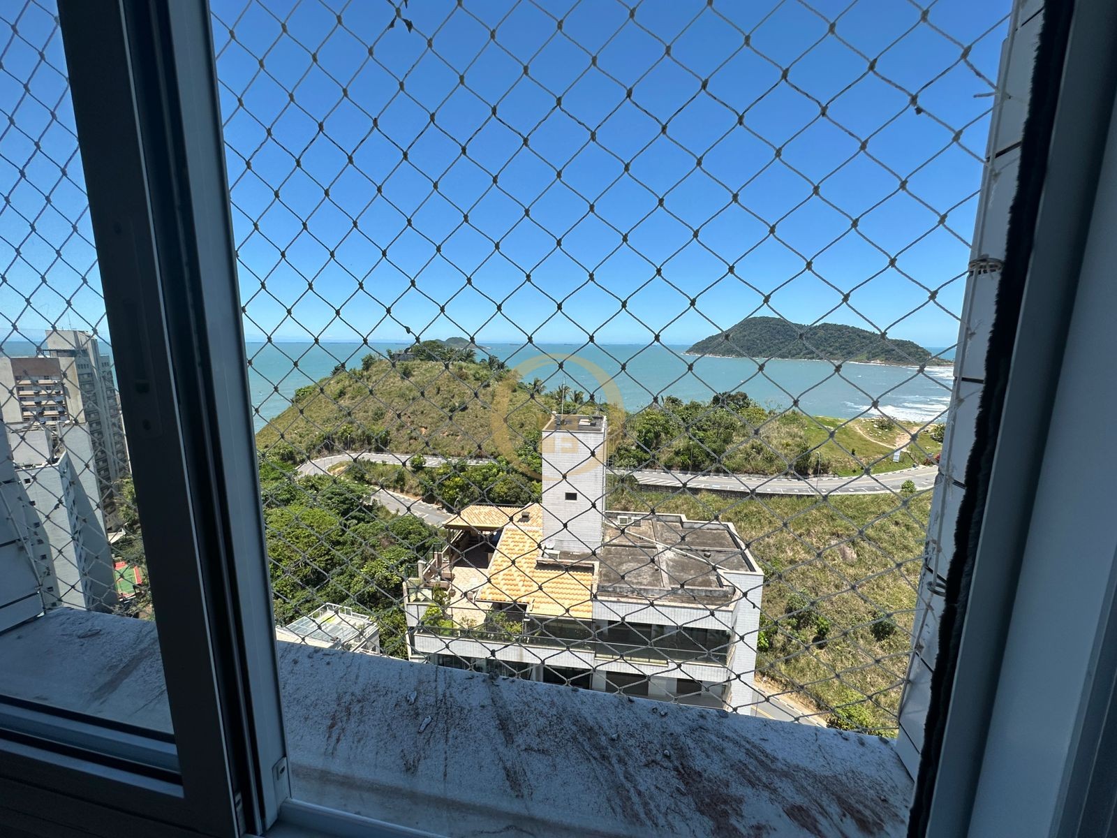 Apartamento na Praia das Astúrias, Guarujá - SP
