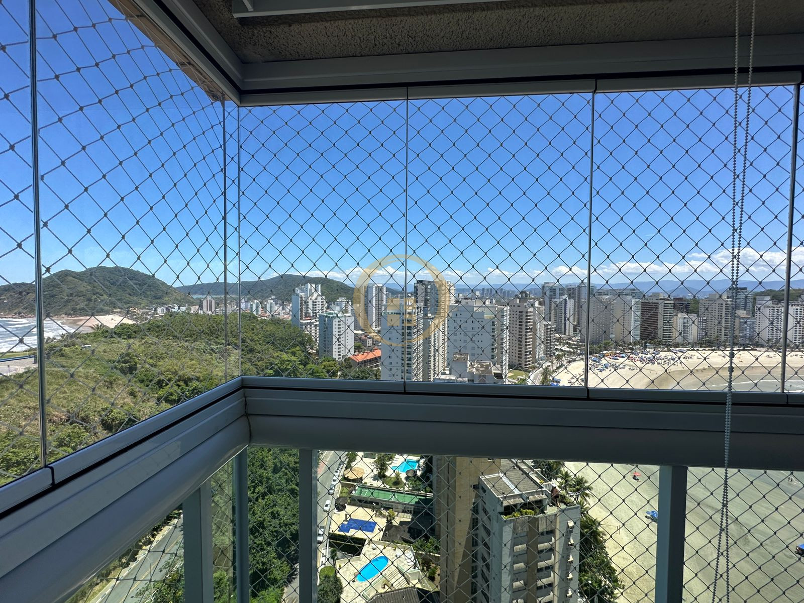 Apartamento na Praia das Astúrias, Guarujá - SP
