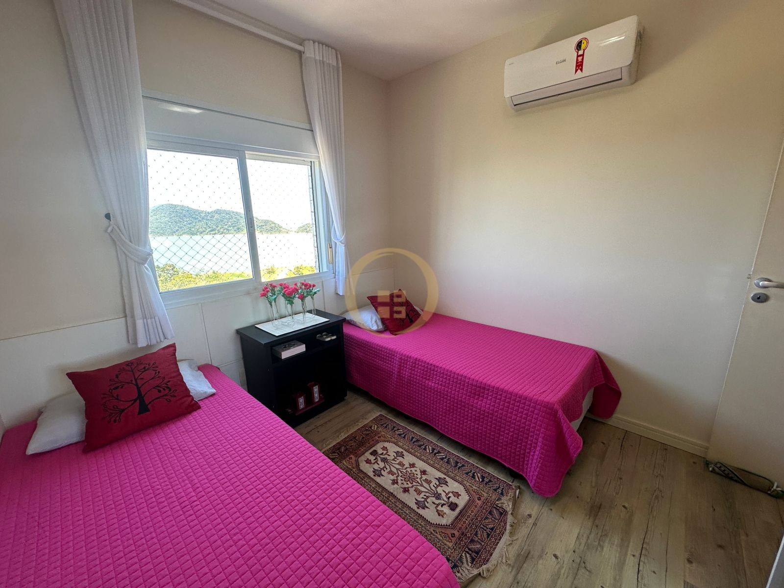 Apartamento na Praia das Astúrias, Guarujá - SP