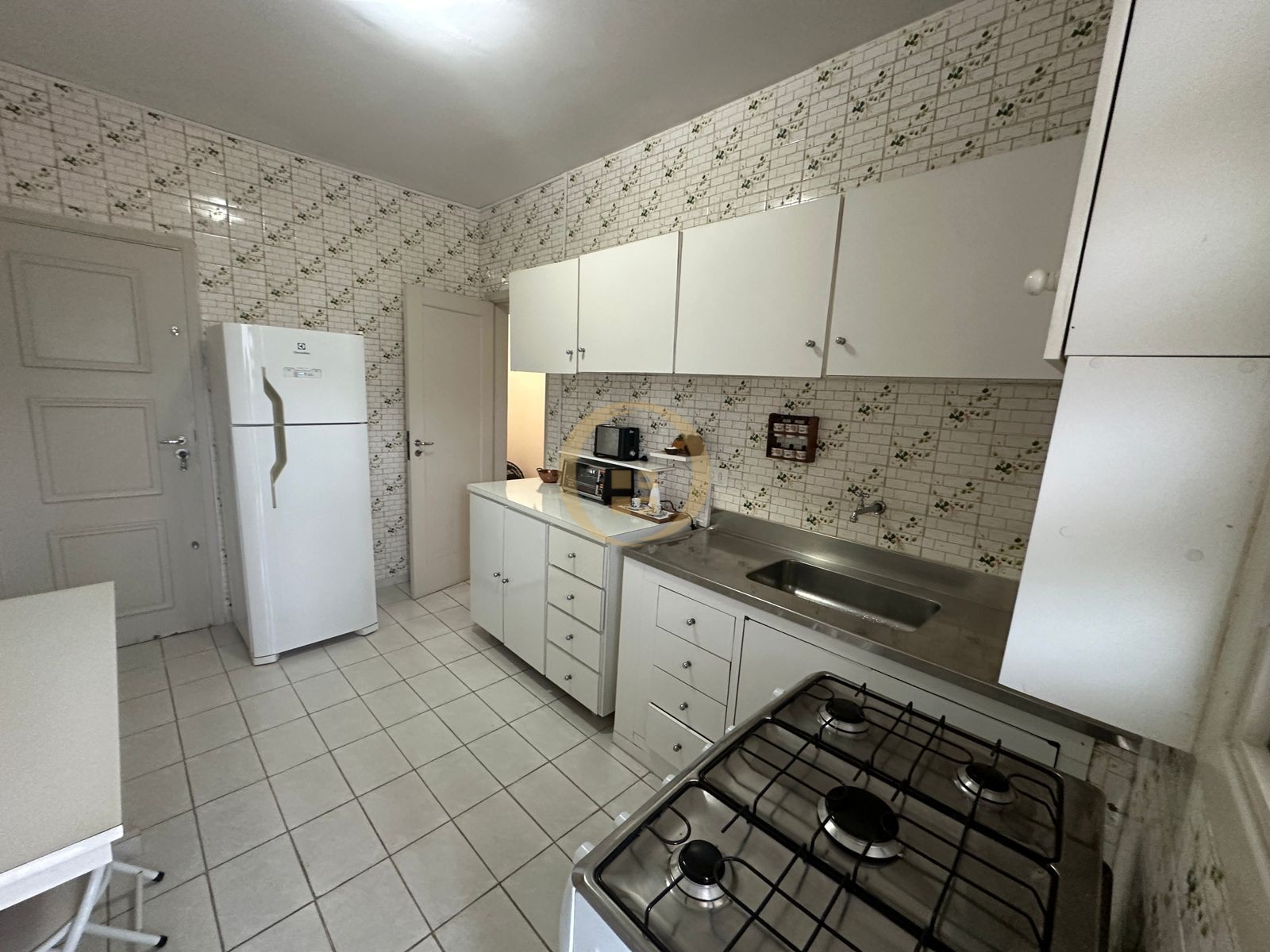 Apartamento na Praia das Pitangueiras, Guarujá - SP