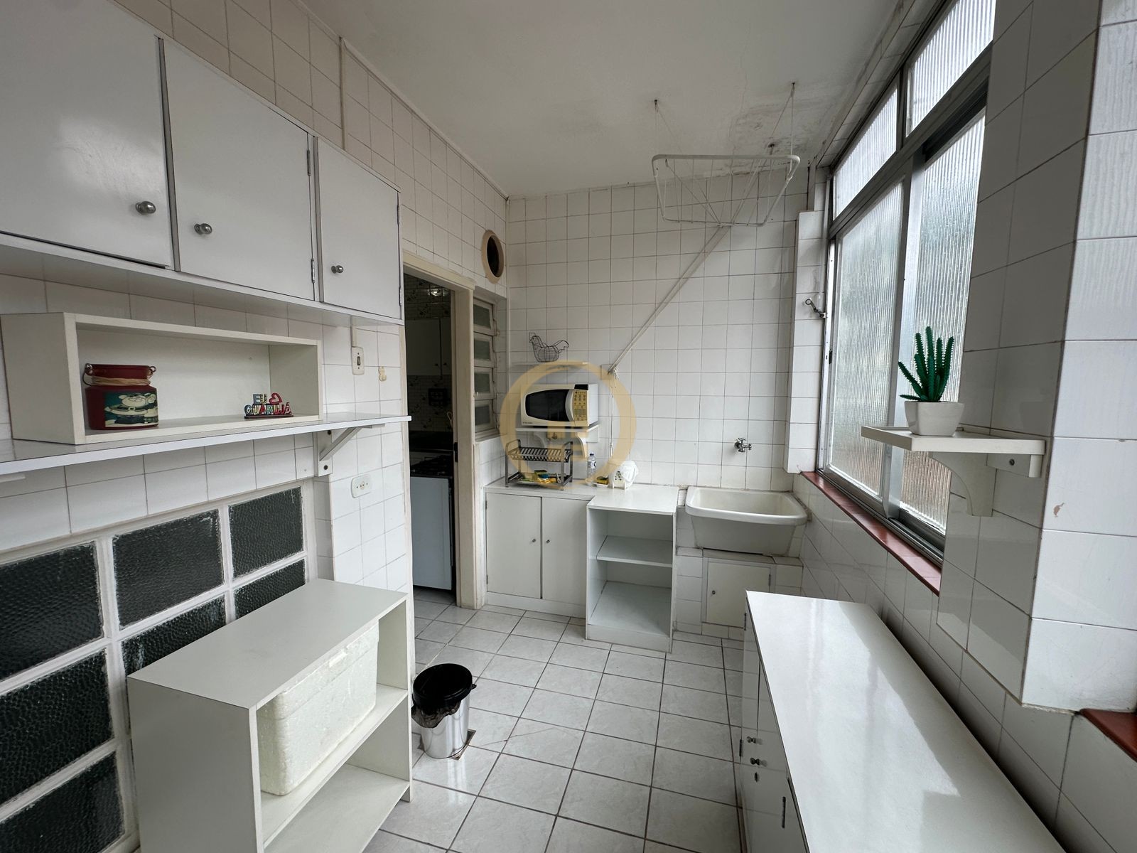 Apartamento na Praia das Pitangueiras, Guarujá - SP