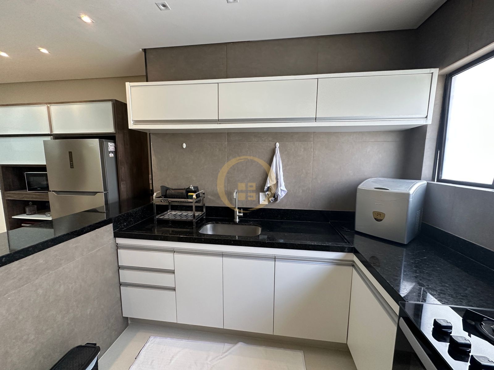 Apartamento na Praia das Pitangueiras, Guarujá - SP