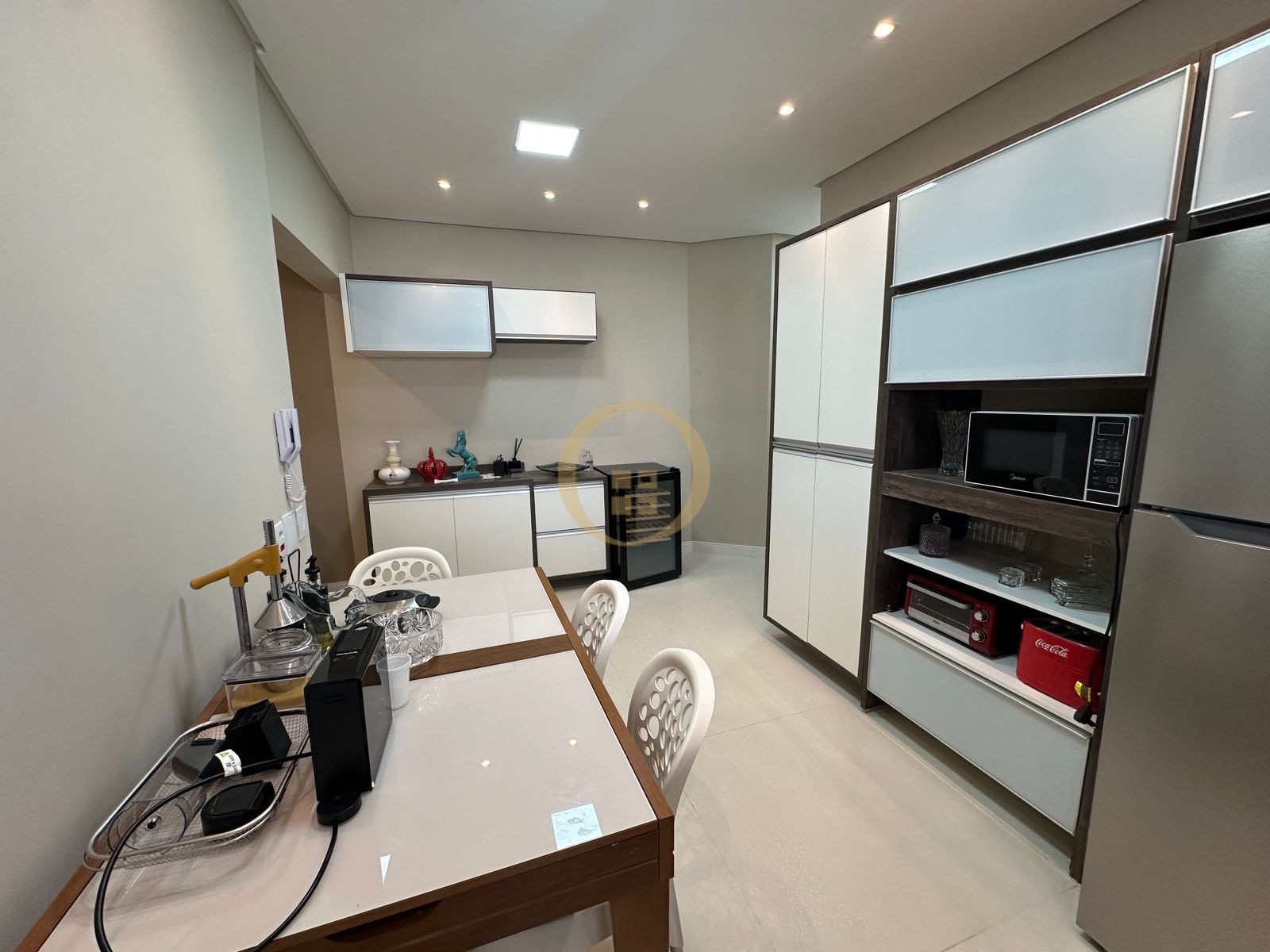 Apartamento na Praia das Pitangueiras, Guarujá - SP