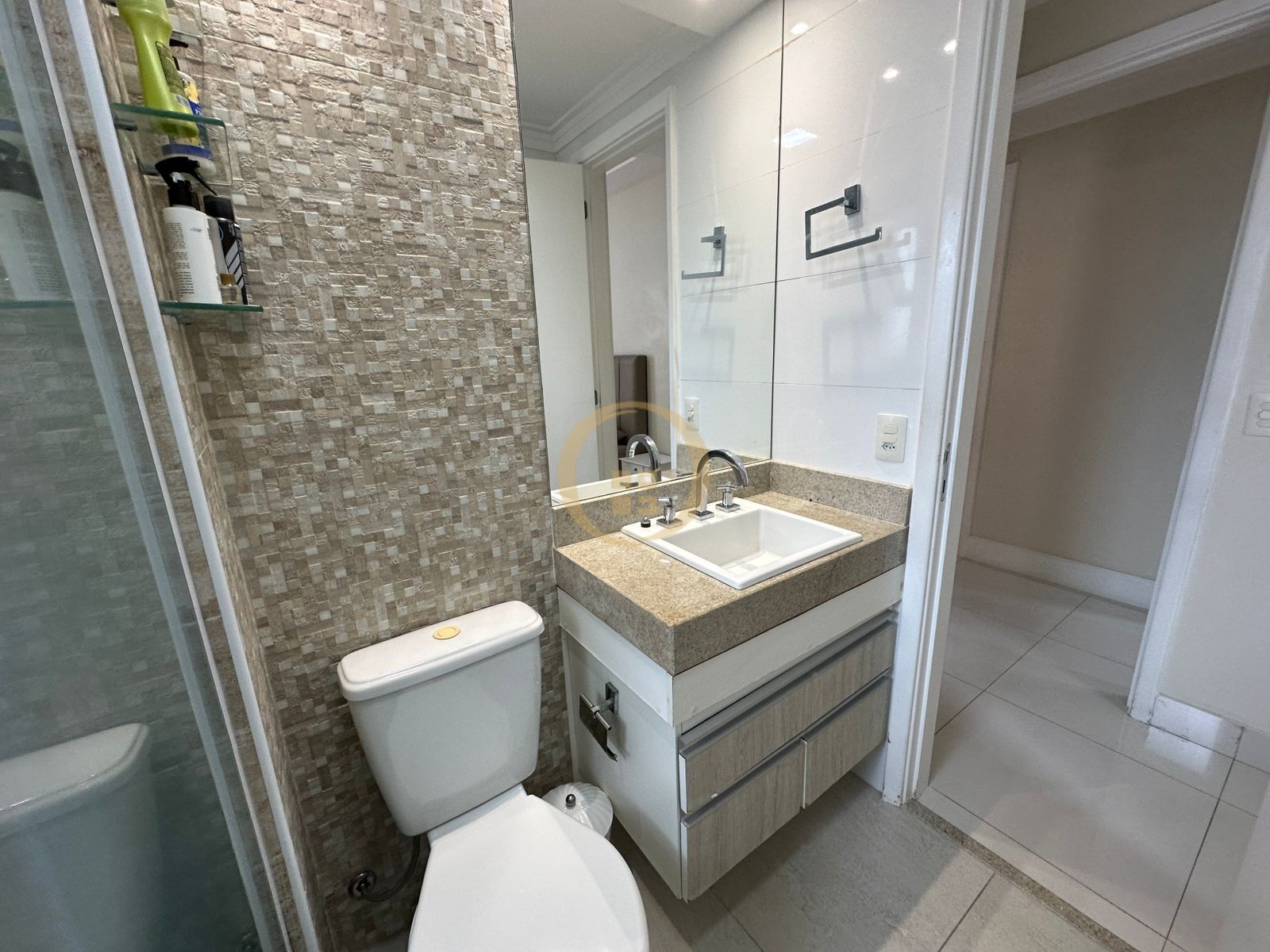 Apartamento na Praia das Pitangueiras, Guarujá - SP