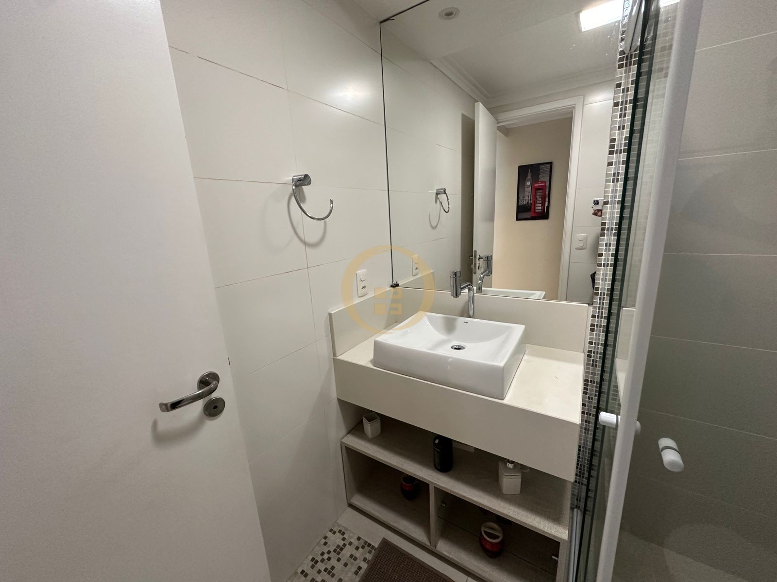 Apartamento na Praia das Pitangueiras, Guarujá - SP