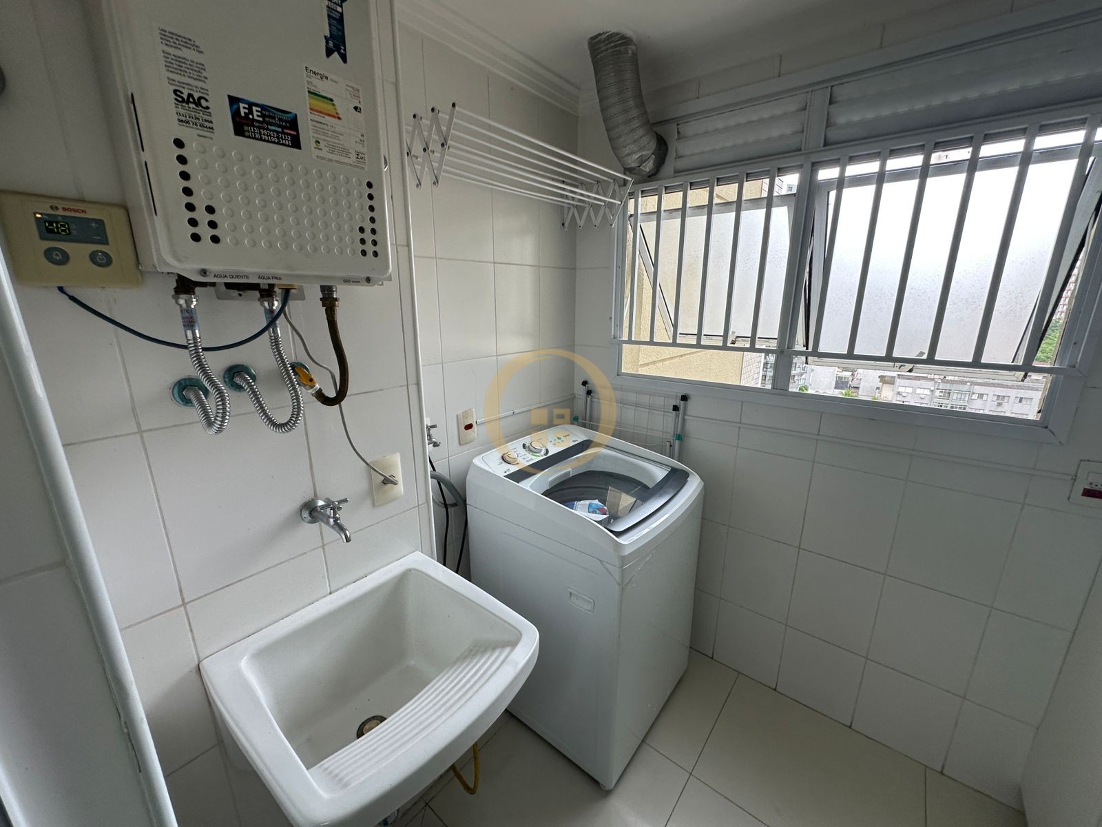 Apartamento na Praia das Pitangueiras, Guarujá - SP