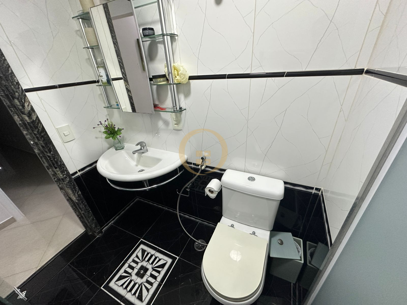 Apartamento na Praia das Pitangueiras, Guarujá - SP