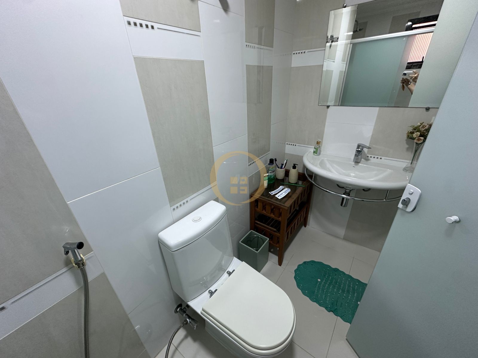 Apartamento na Praia das Pitangueiras, Guarujá - SP