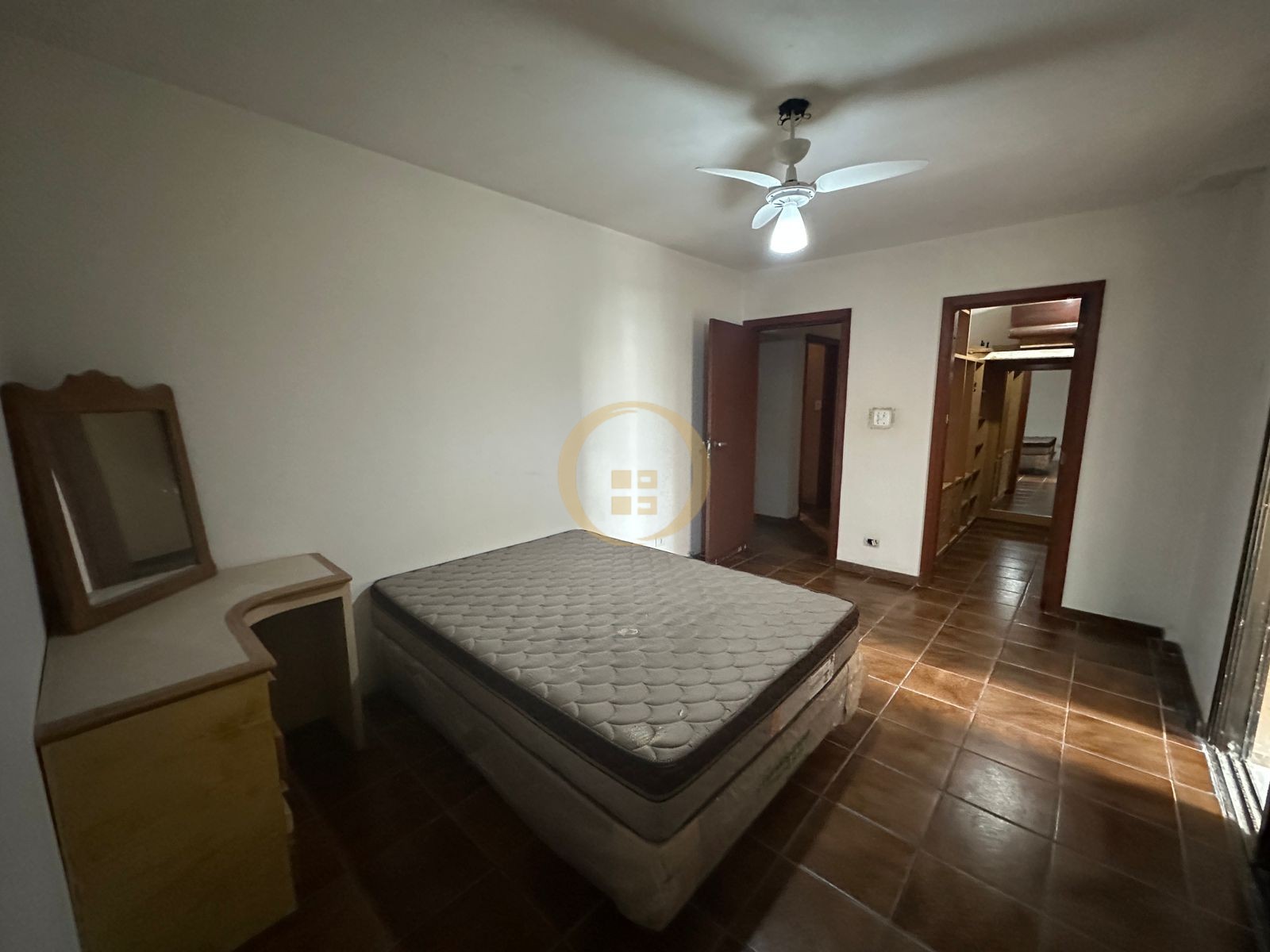 Apartamento Frente ao Mar nas Pitangueiras, Guarujá - SP