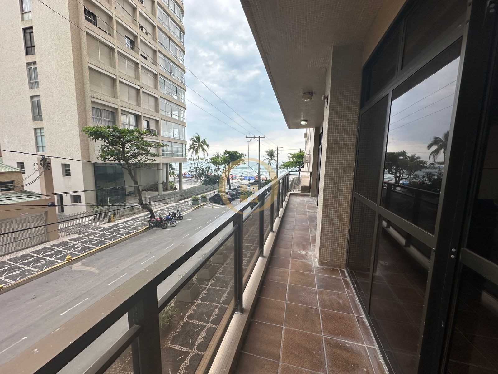 Apartamento Frente ao Mar nas Pitangueiras, Guarujá - SP