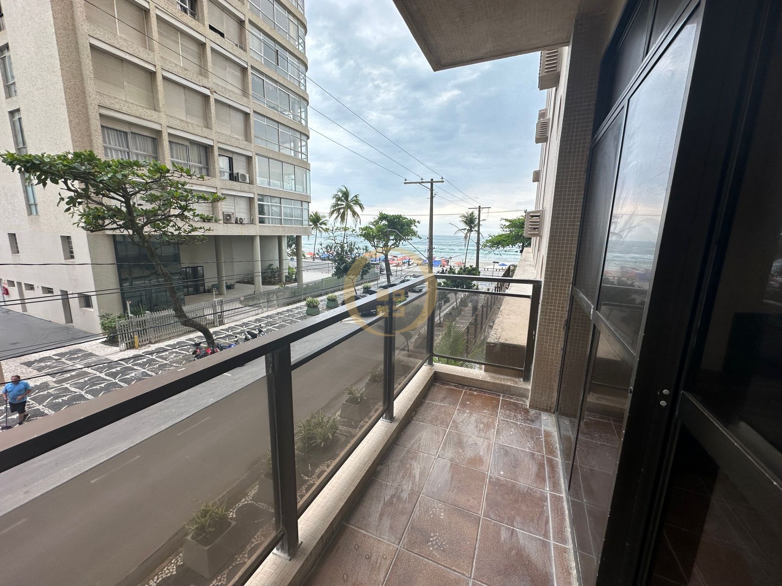 Apartamento Frente ao Mar nas Pitangueiras, Guarujá - SP