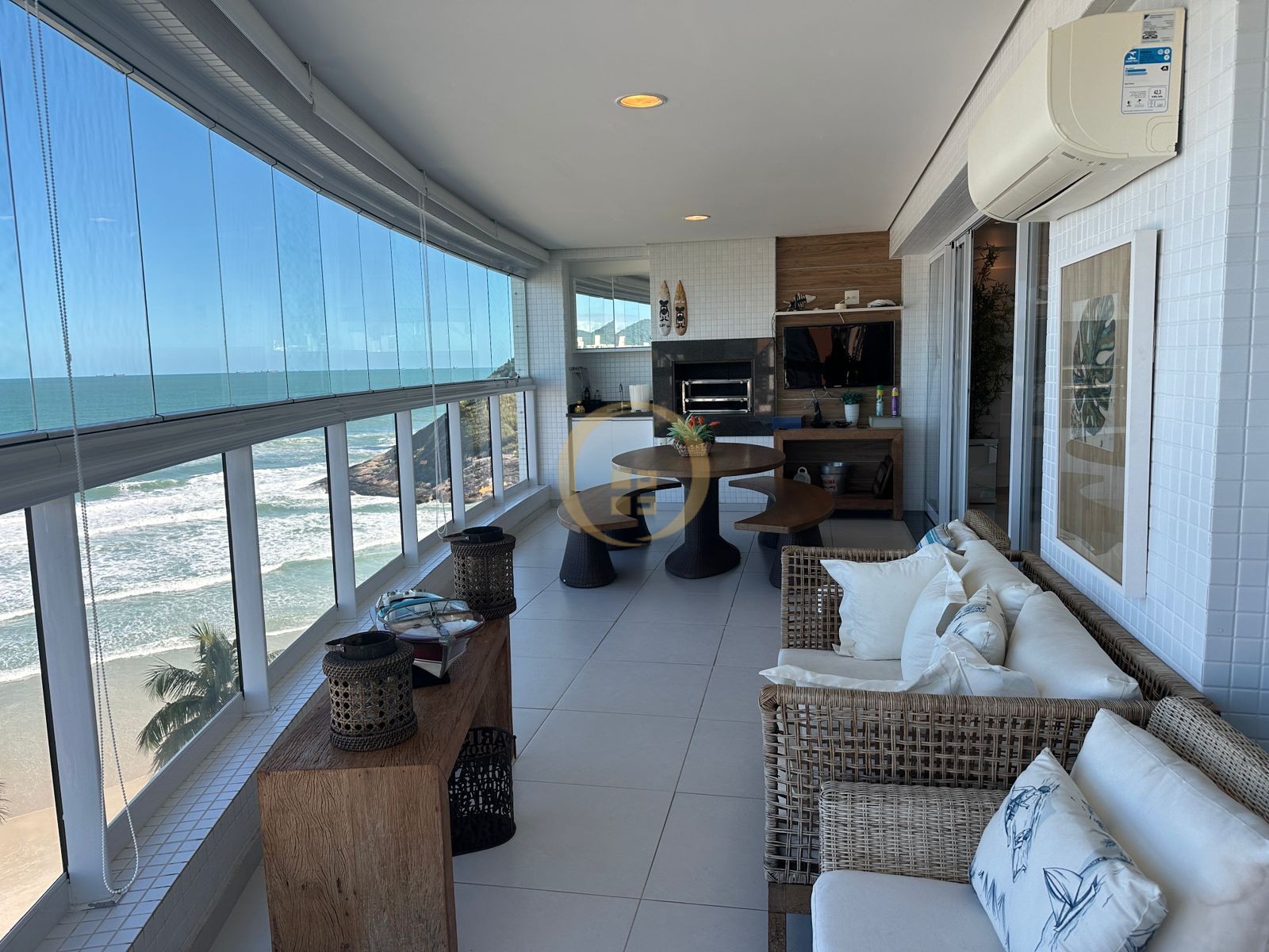 Apartamento Frente ao Mar-3-dormitorios-Enseada