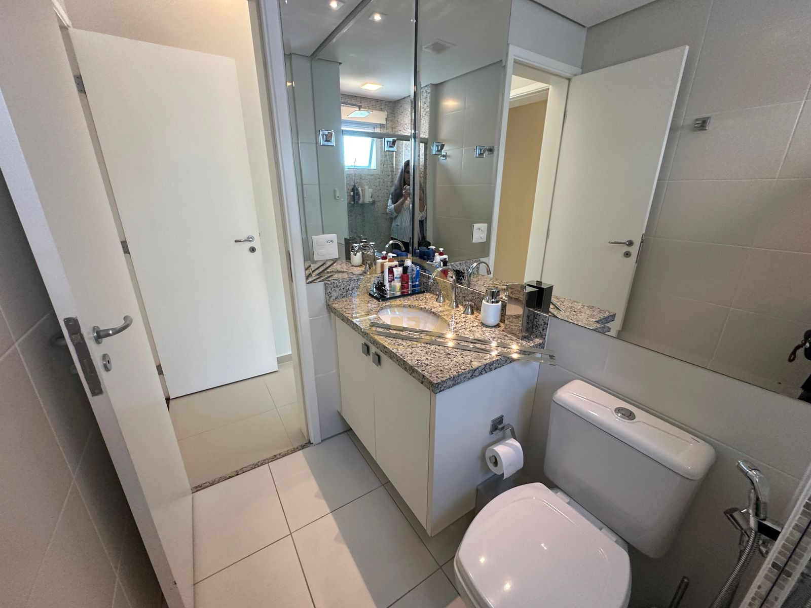 Apartamento Frente ao Mar, Praia da Enseada, Guarujá - SP