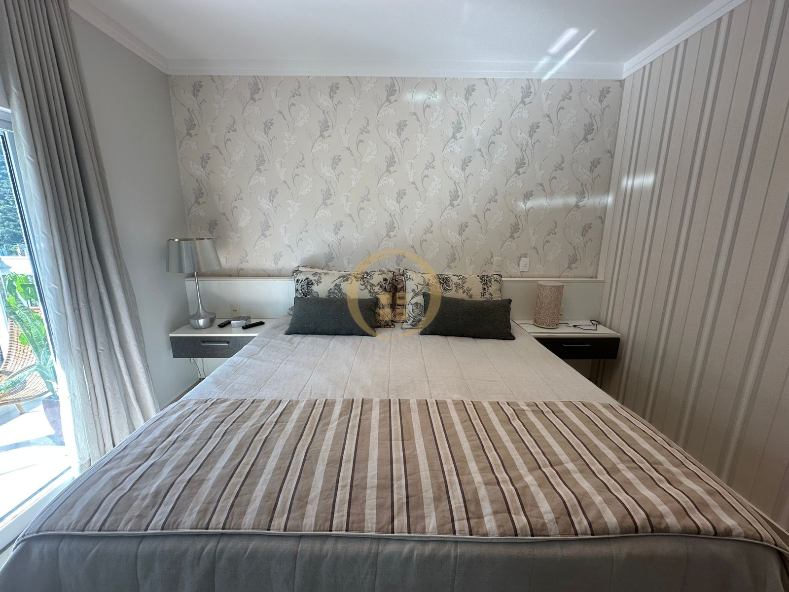 Apartamento Frente ao Mar, Praia da Enseada, Guarujá - SP