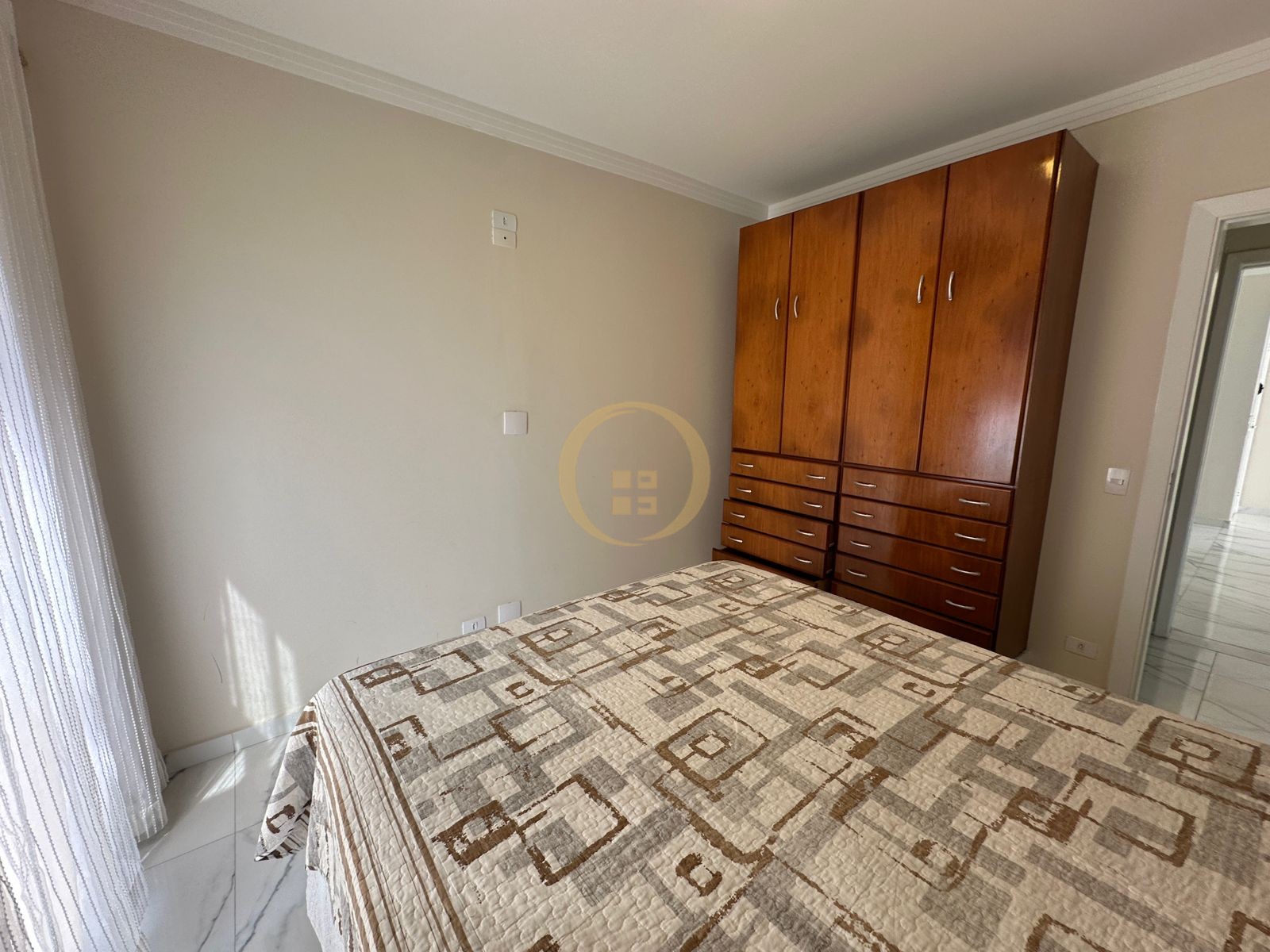 Apartamento na Praia das Pitangueiras, Guarujá - SP