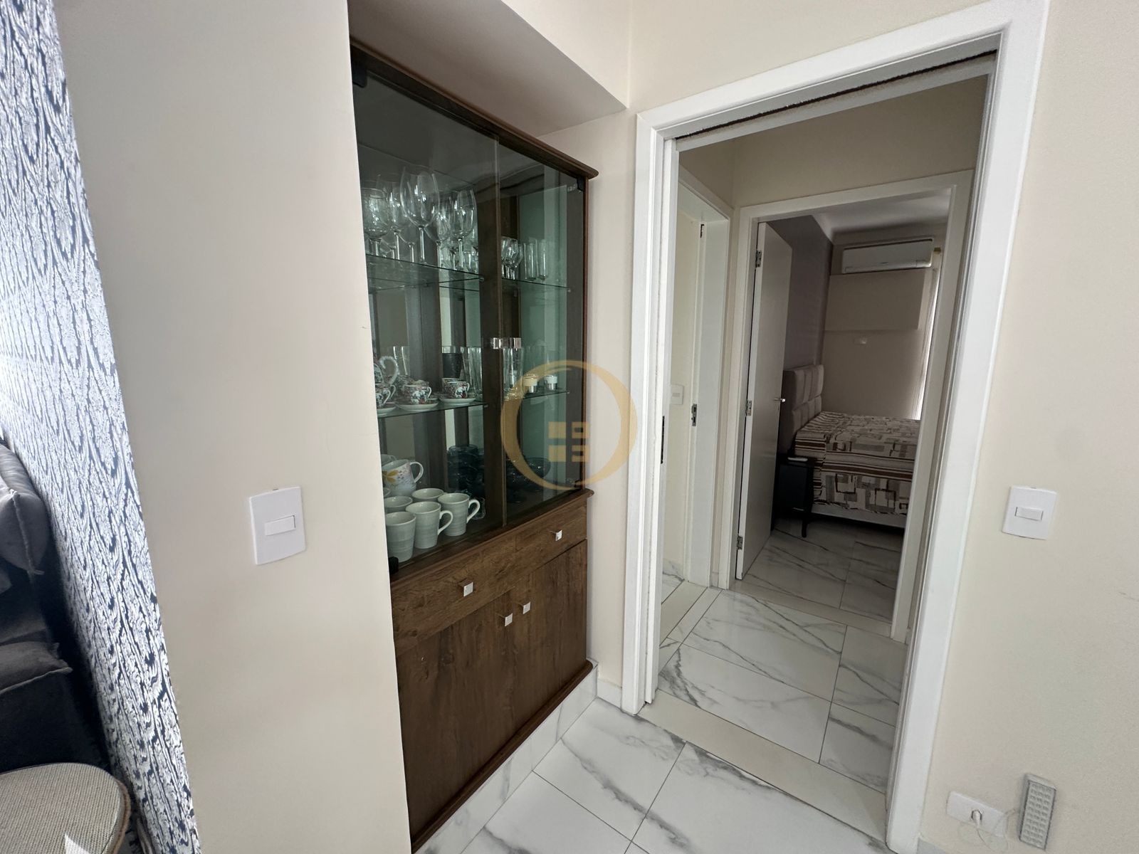 Apartamento na Praia das Pitangueiras, Guarujá - SP