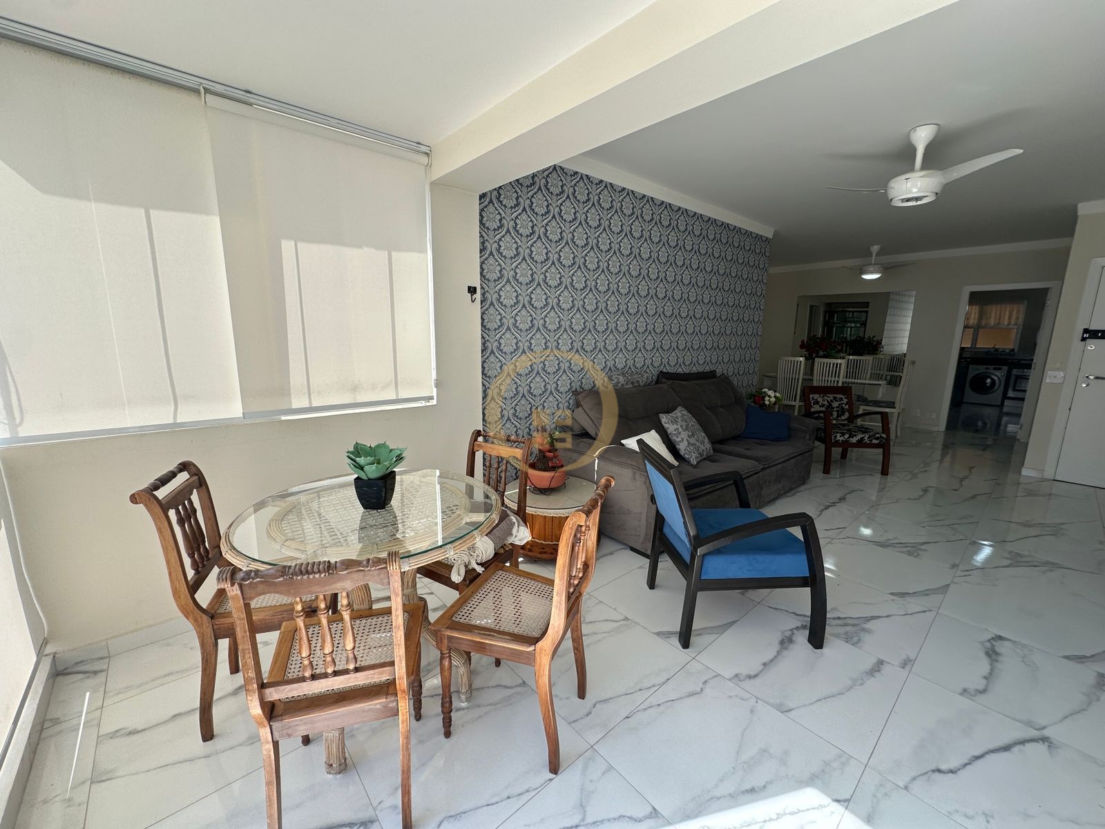 Apartamento na Praia das Pitangueiras, Guarujá - SP