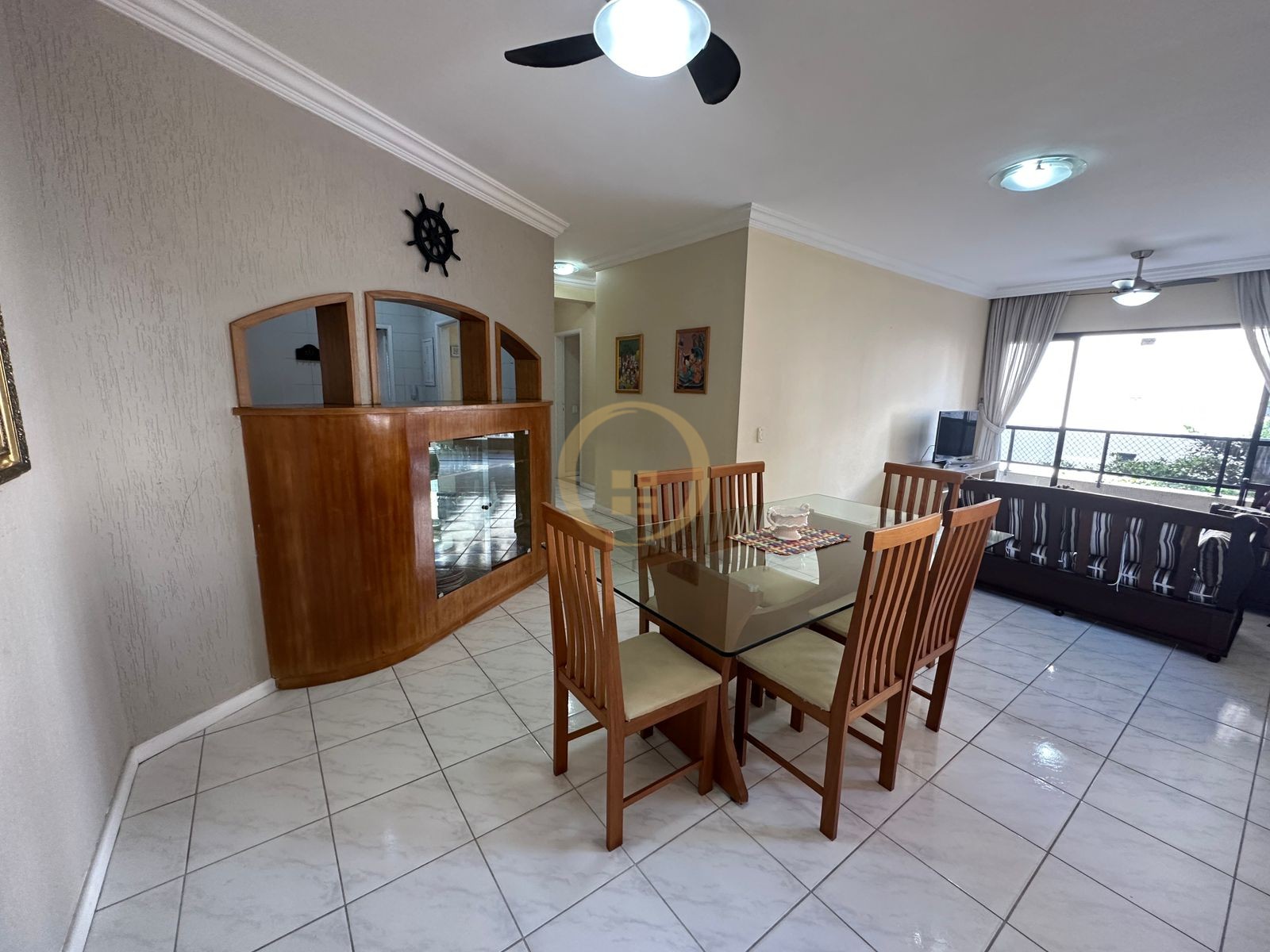 Apartamento na Praia das Pitangueiras, Guarujá - SP