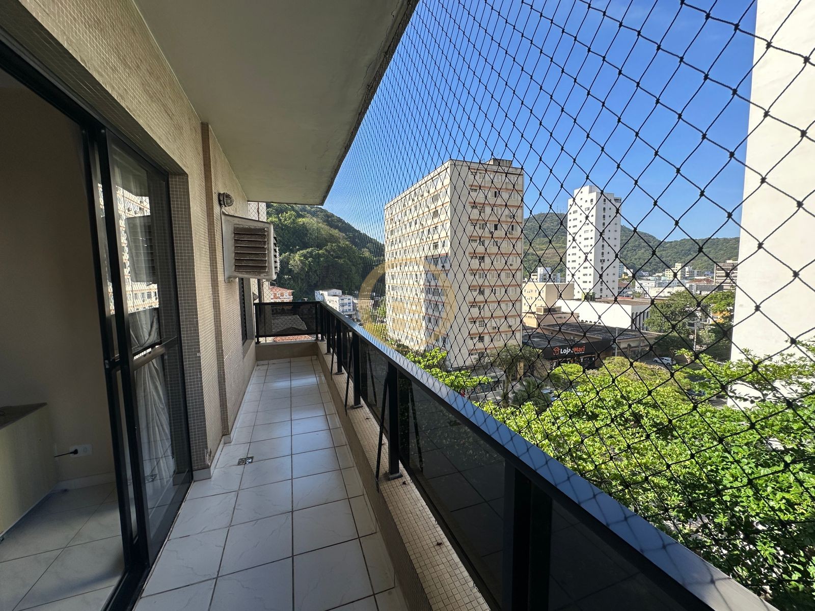 Apartamento na Praia das Pitangueiras, Guarujá - SP