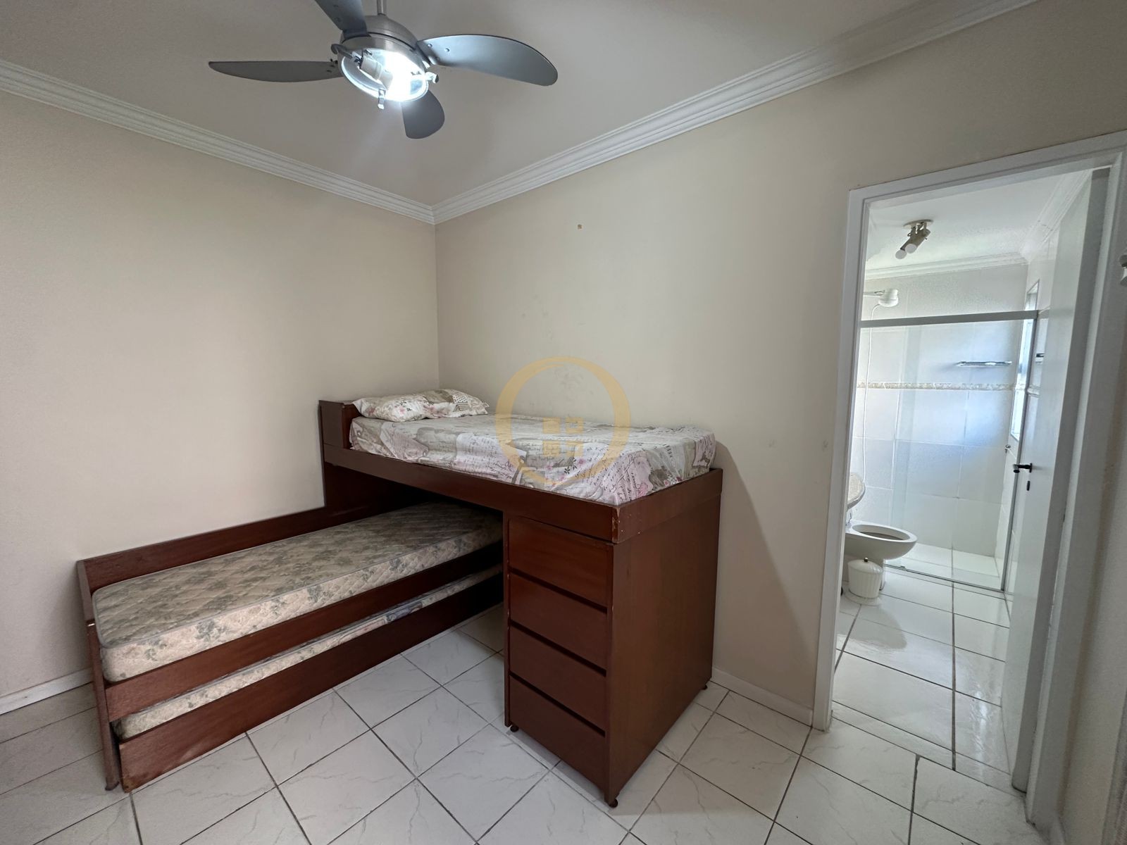 Apartamento na Praia das Pitangueiras, Guarujá - SP