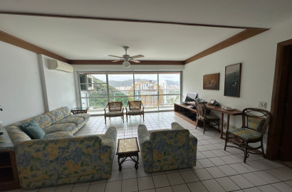 Apartamento Frente ao Mar nas Pitangueiras, Guarujá - SP