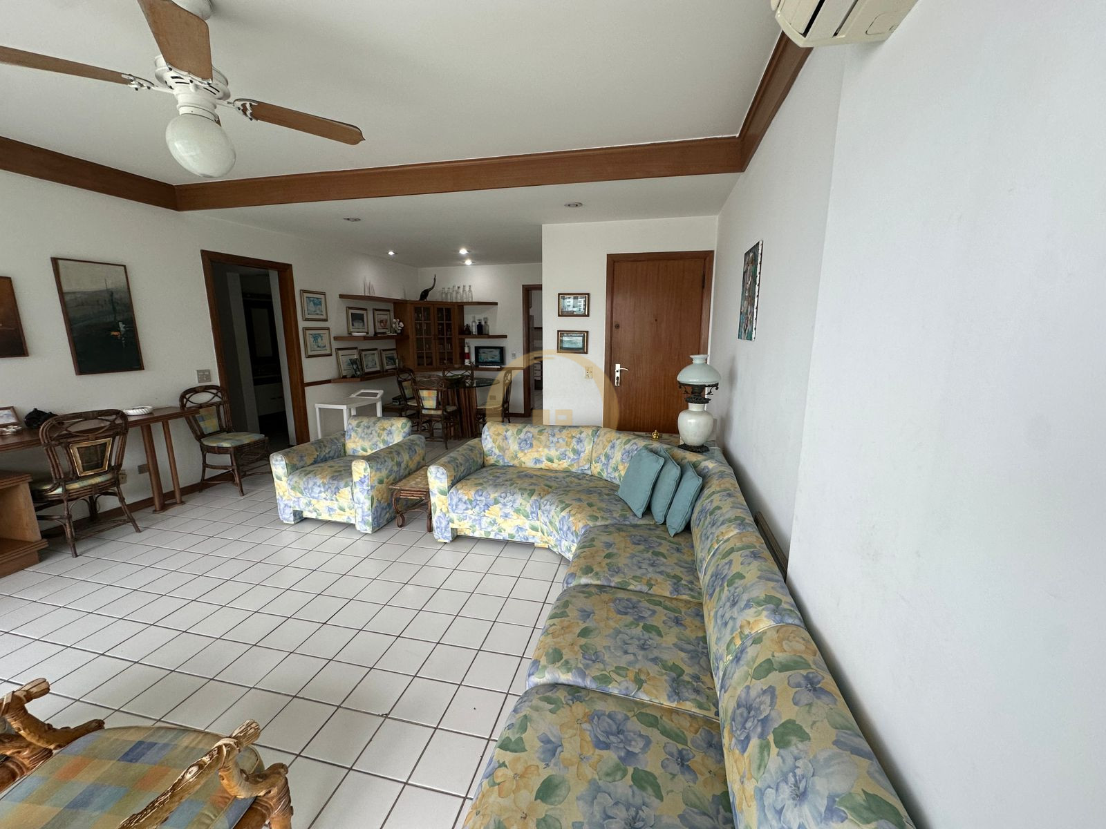 Apartamento Frente ao Mar nas Pitangueiras, Guarujá - SP
