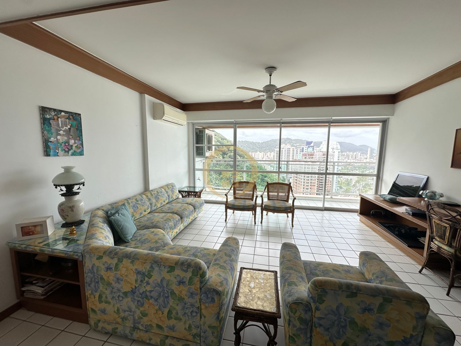 Apartamento Frente ao Mar nas Pitangueiras, Guarujá - SP