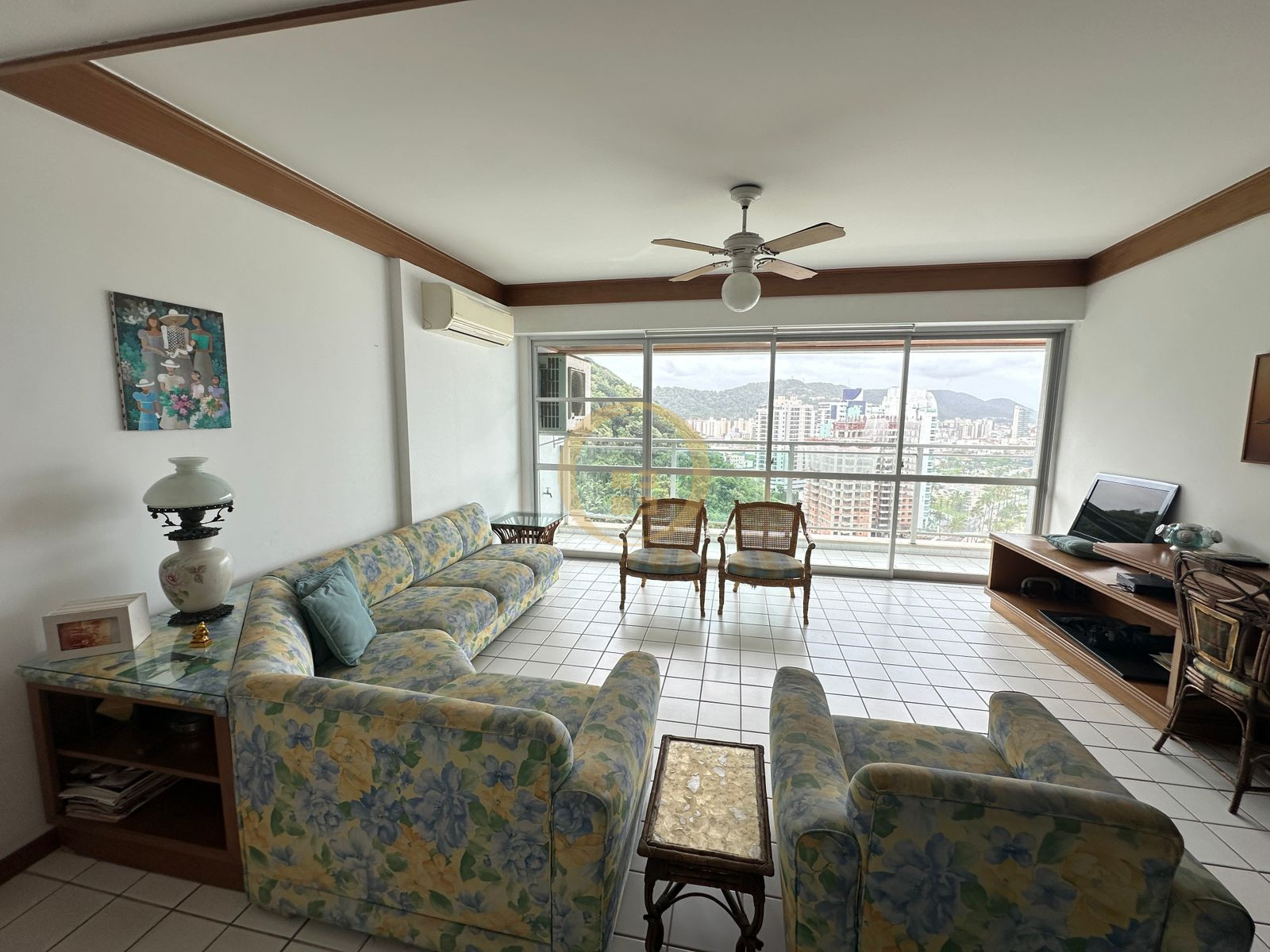 Apartamento Frente ao Mar nas Pitangueiras, Guarujá - SP