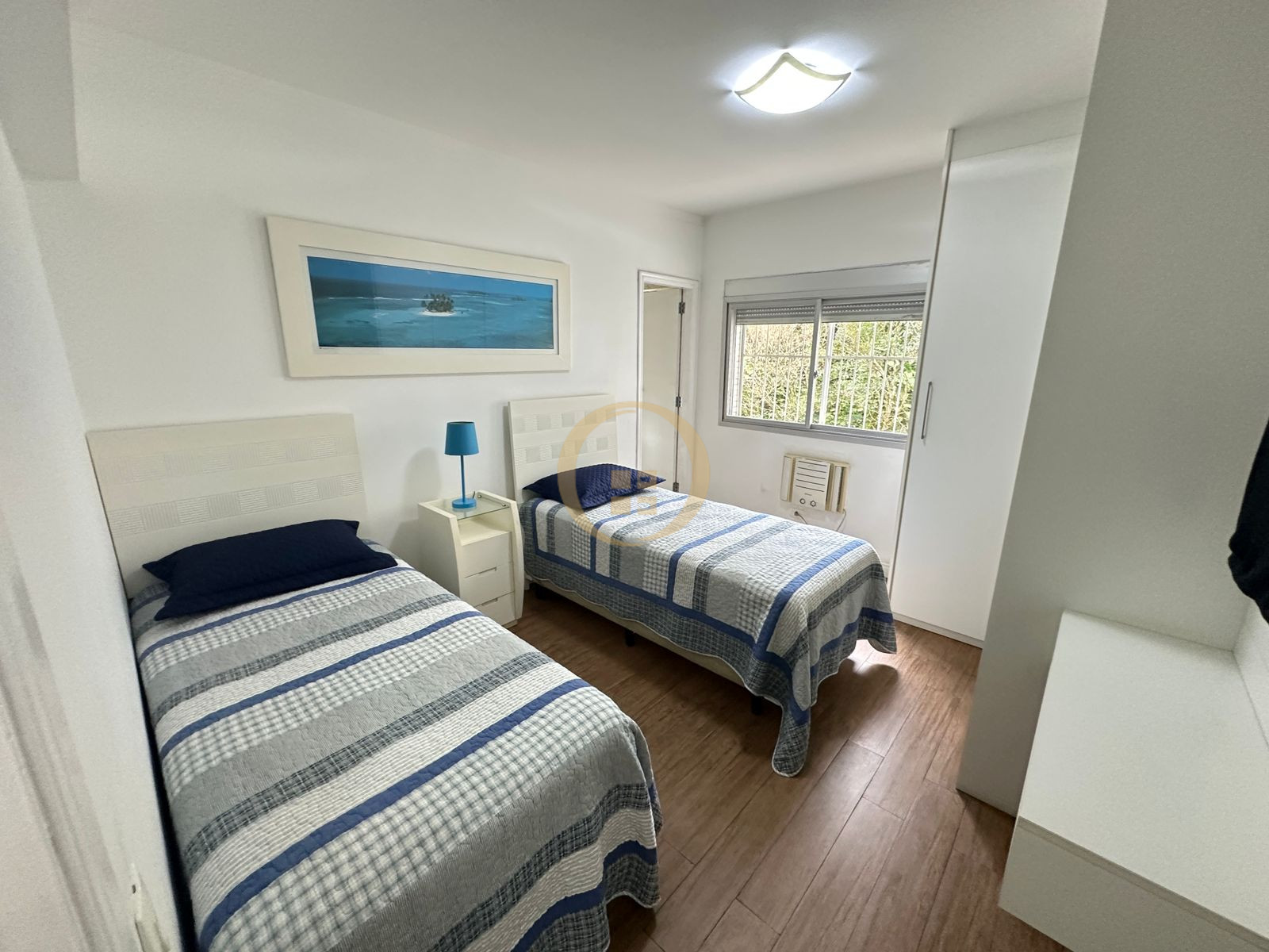 Apartamento Frente ao Mar nas Pitangueiras, Guarujá - SP