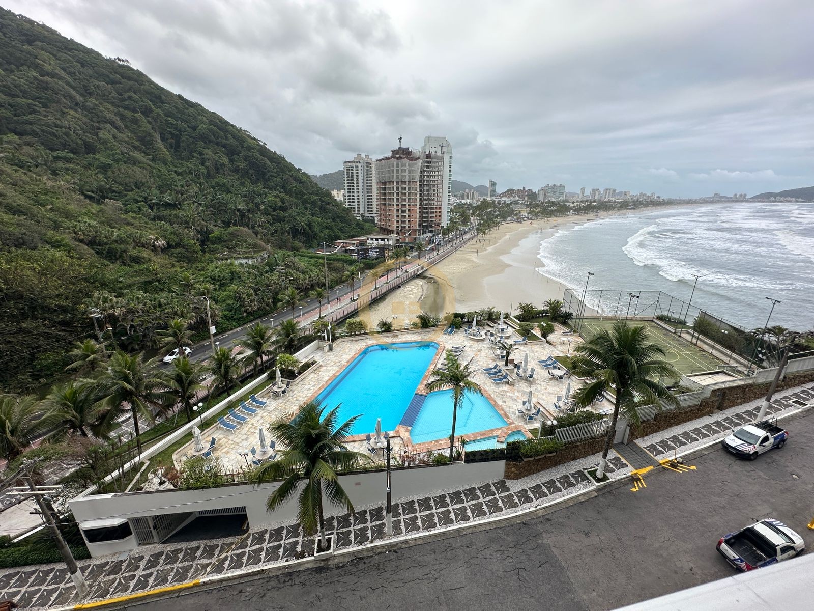 Apartamento Frente ao Mar nas Pitangueiras, Guarujá - SP