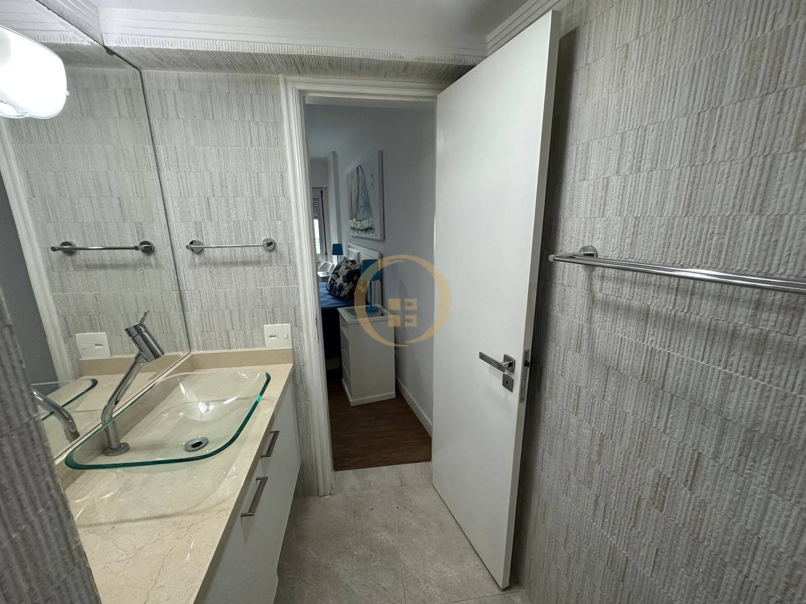 Apartamento Frente ao Mar nas Pitangueiras, Guarujá - SP